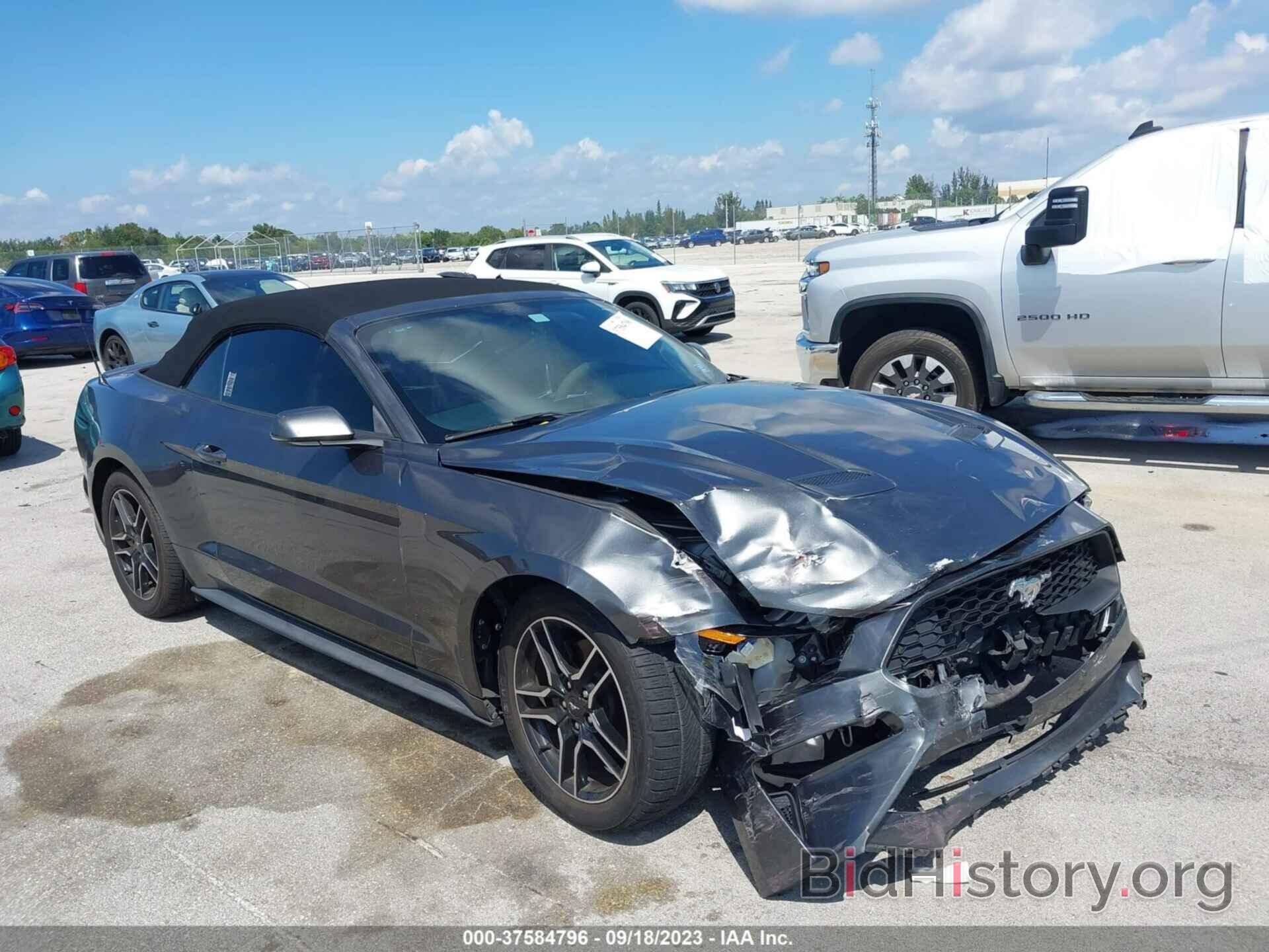 Photo 1FATP8UH9J5132983 - FORD MUSTANG 2018