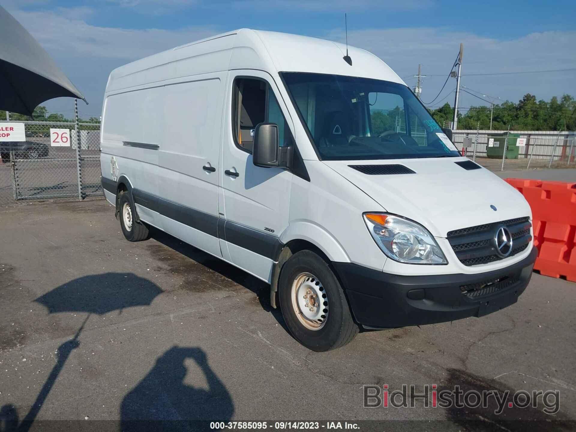 Photo WD3PE8CB6B5579426 - MERCEDES-BENZ SPRINTER CARGO VANS 2011