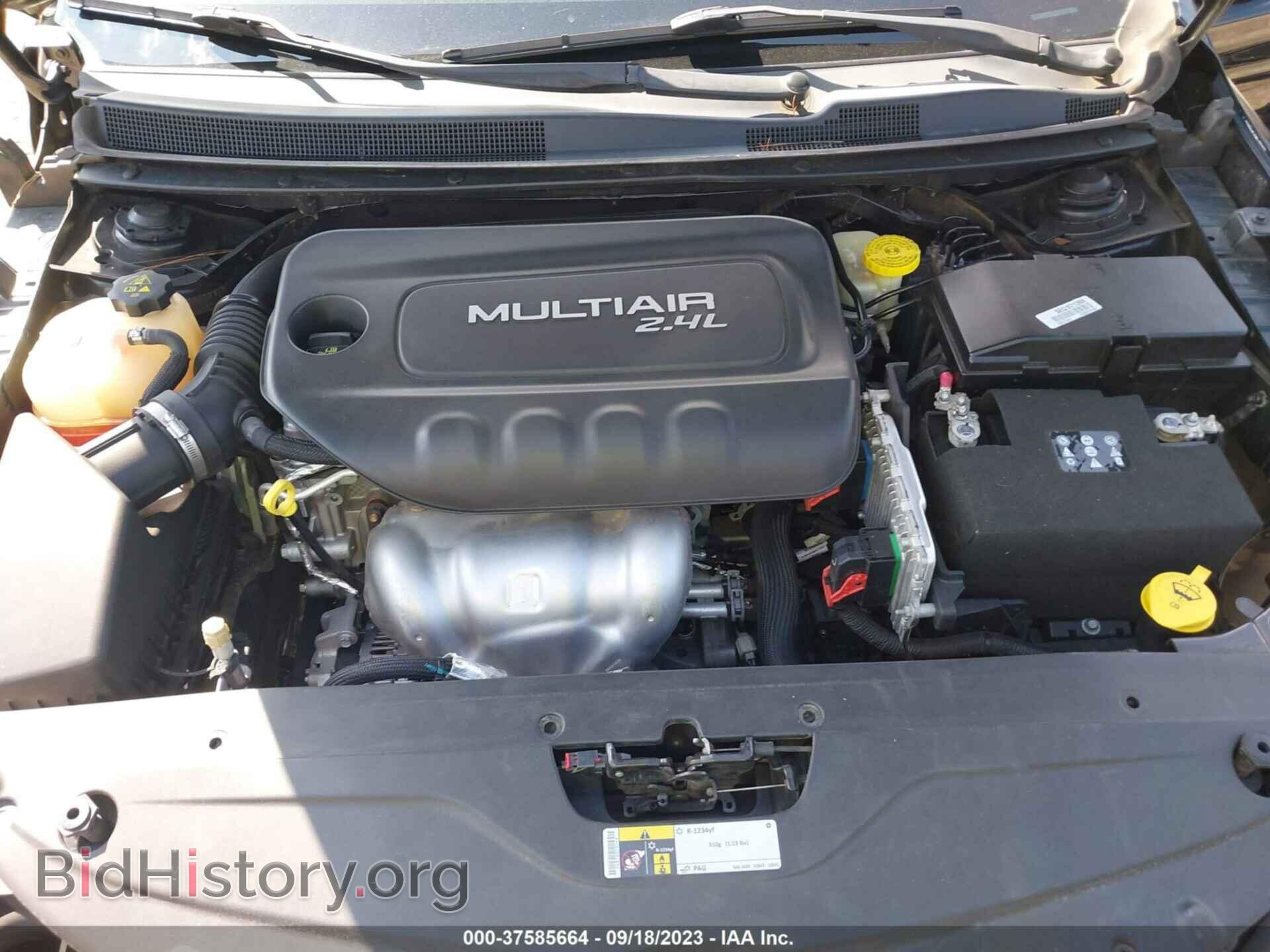 2015 CHRYSLER 200 - VIN: 1C3CCCAB3FN537483 - Фото 10