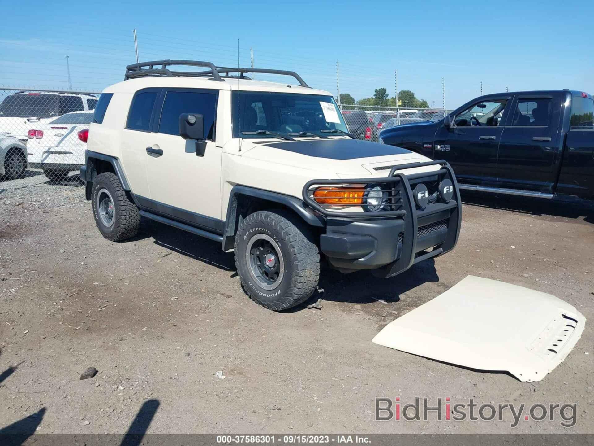 Photo JTEBU4BF7AK096622 - TOYOTA FJ CRUISER 2010