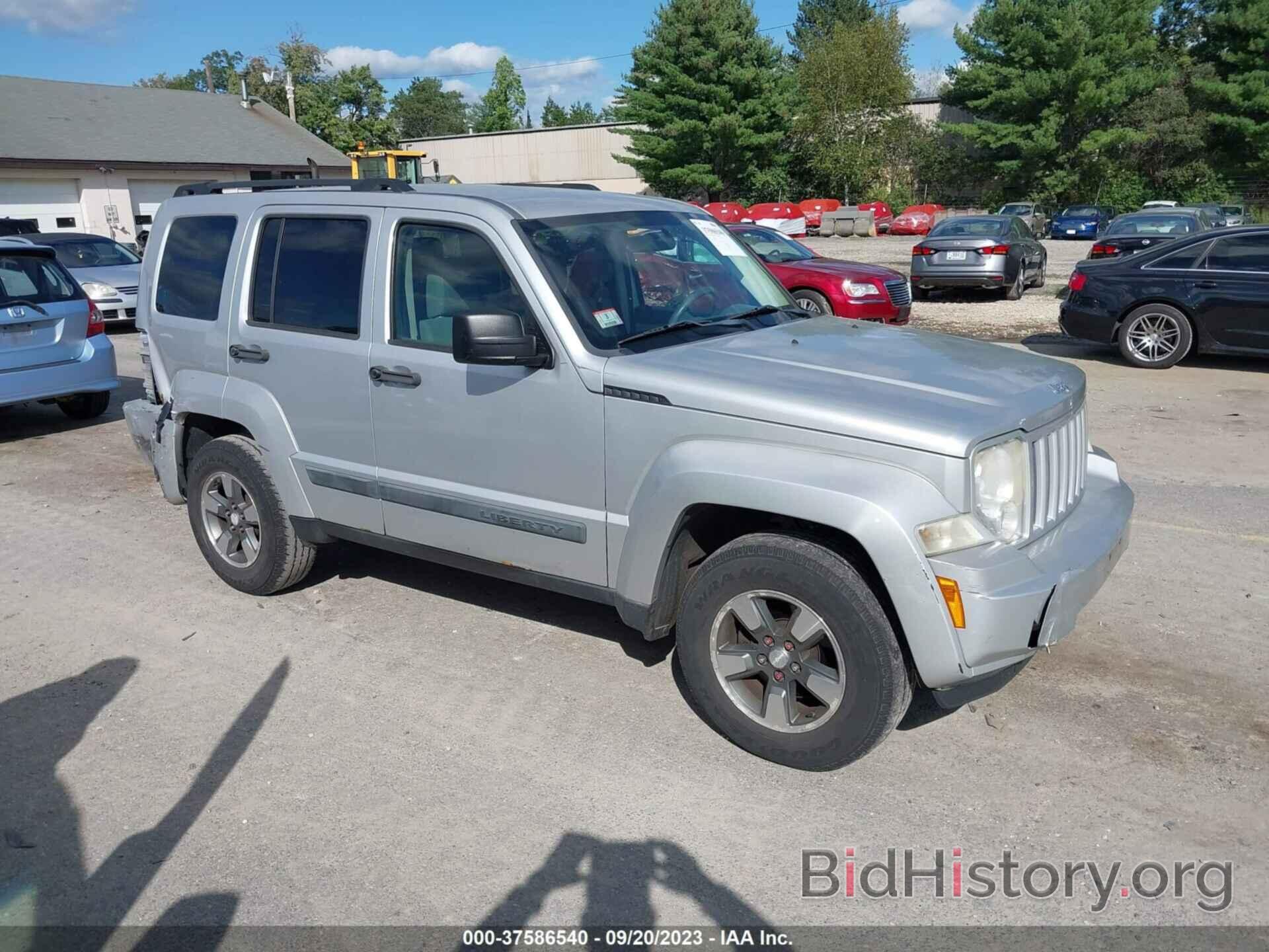 Photo 1J8GN28K88W102911 - JEEP LIBERTY 2008