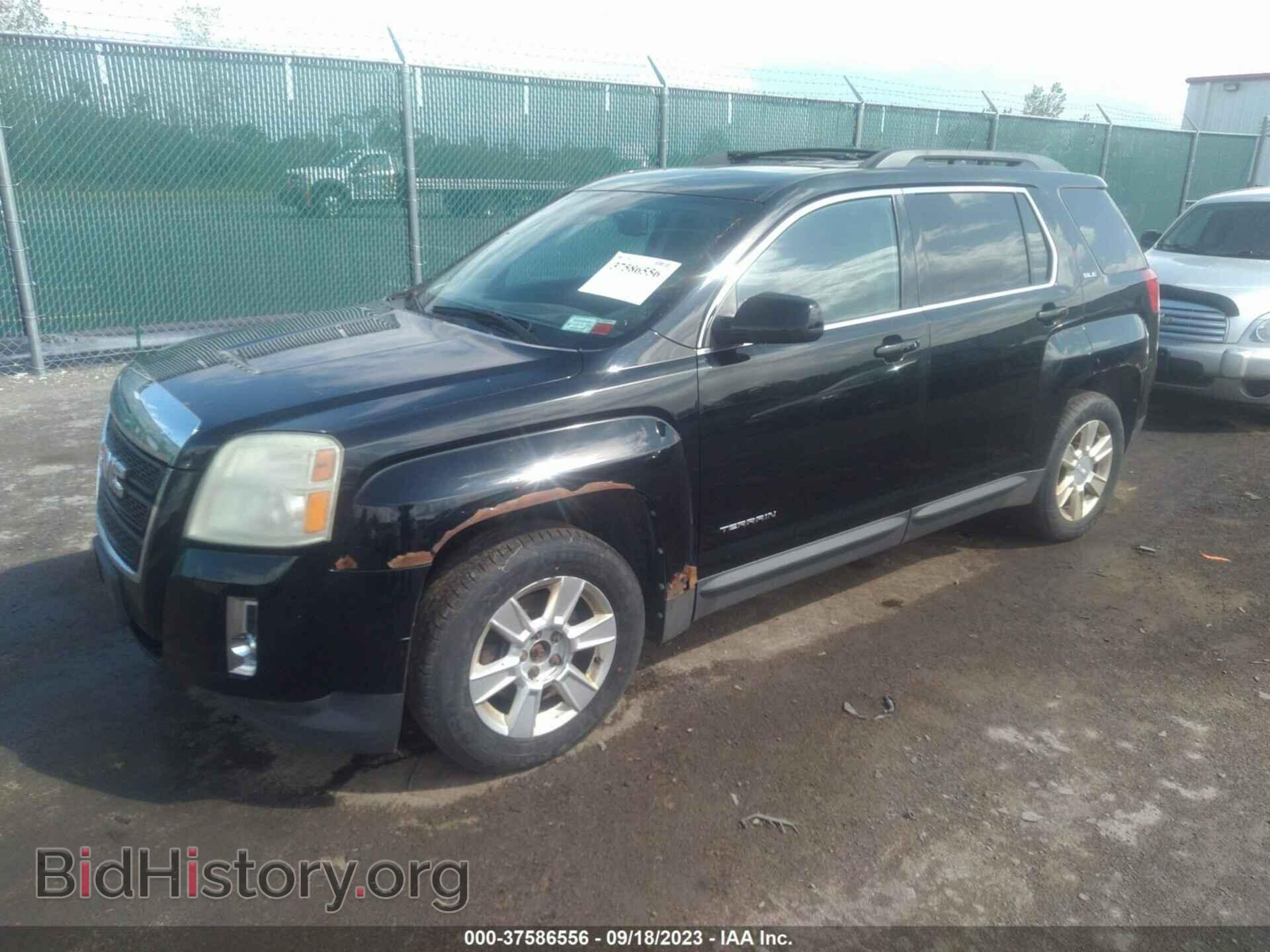 2011 GMC TERRAIN - VIN: 2CTFLTECXB6368741 - Фото 2