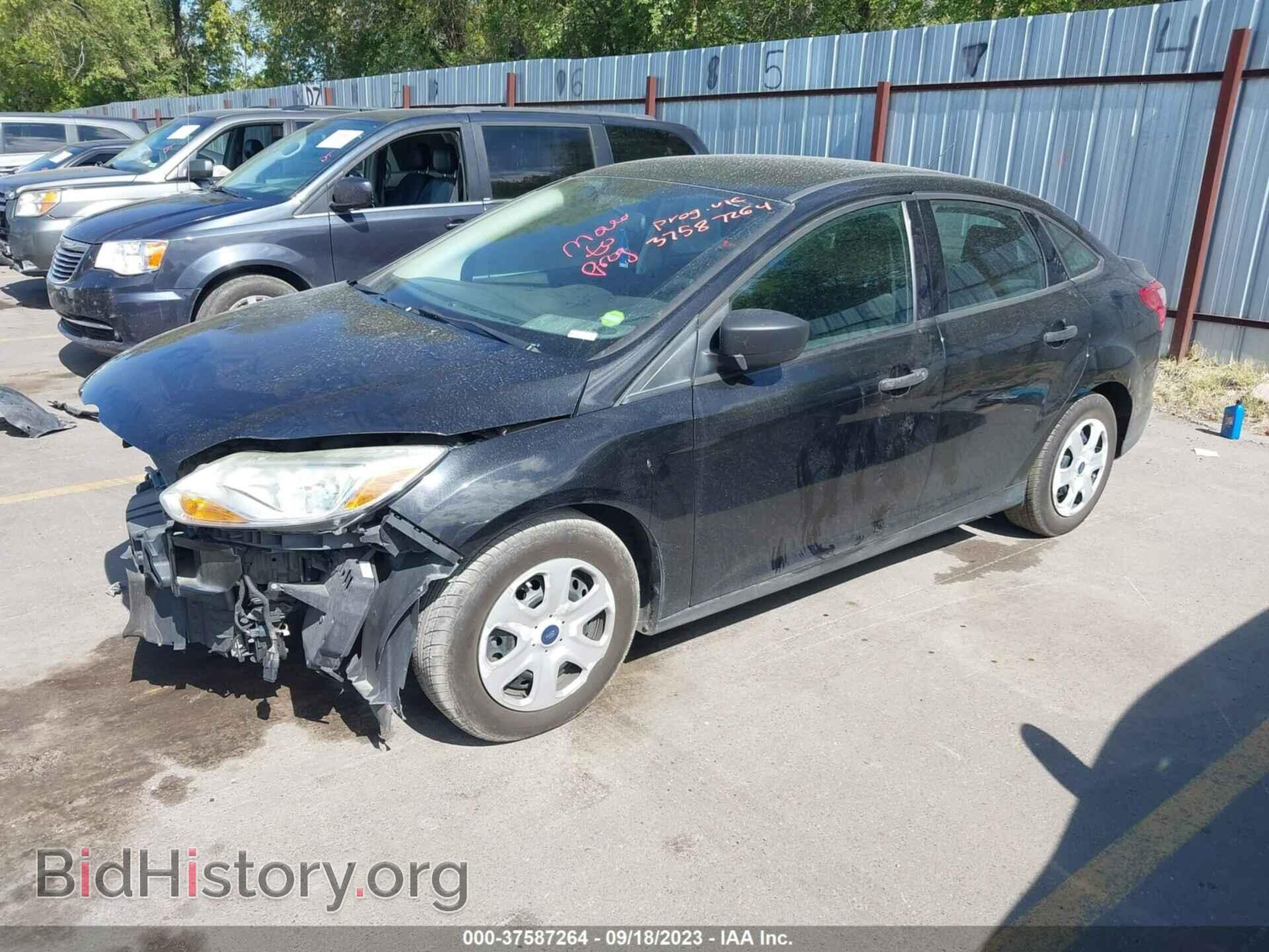 2013 FORD FOCUS - VIN: 1FADP3E28DL186907 - Фото 2