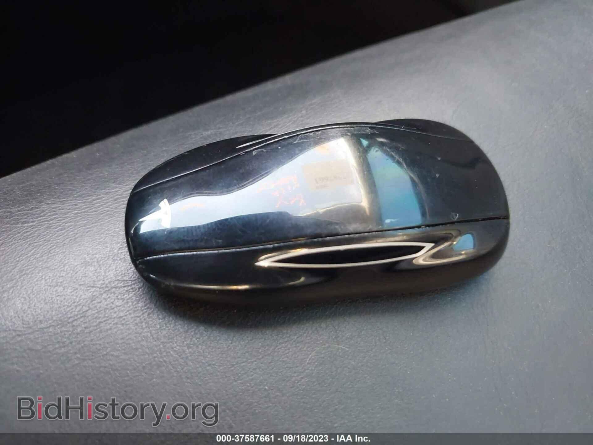 2015 TESLA MODEL S - VIN: 5YJSA1E24FF108556 - Фото 11