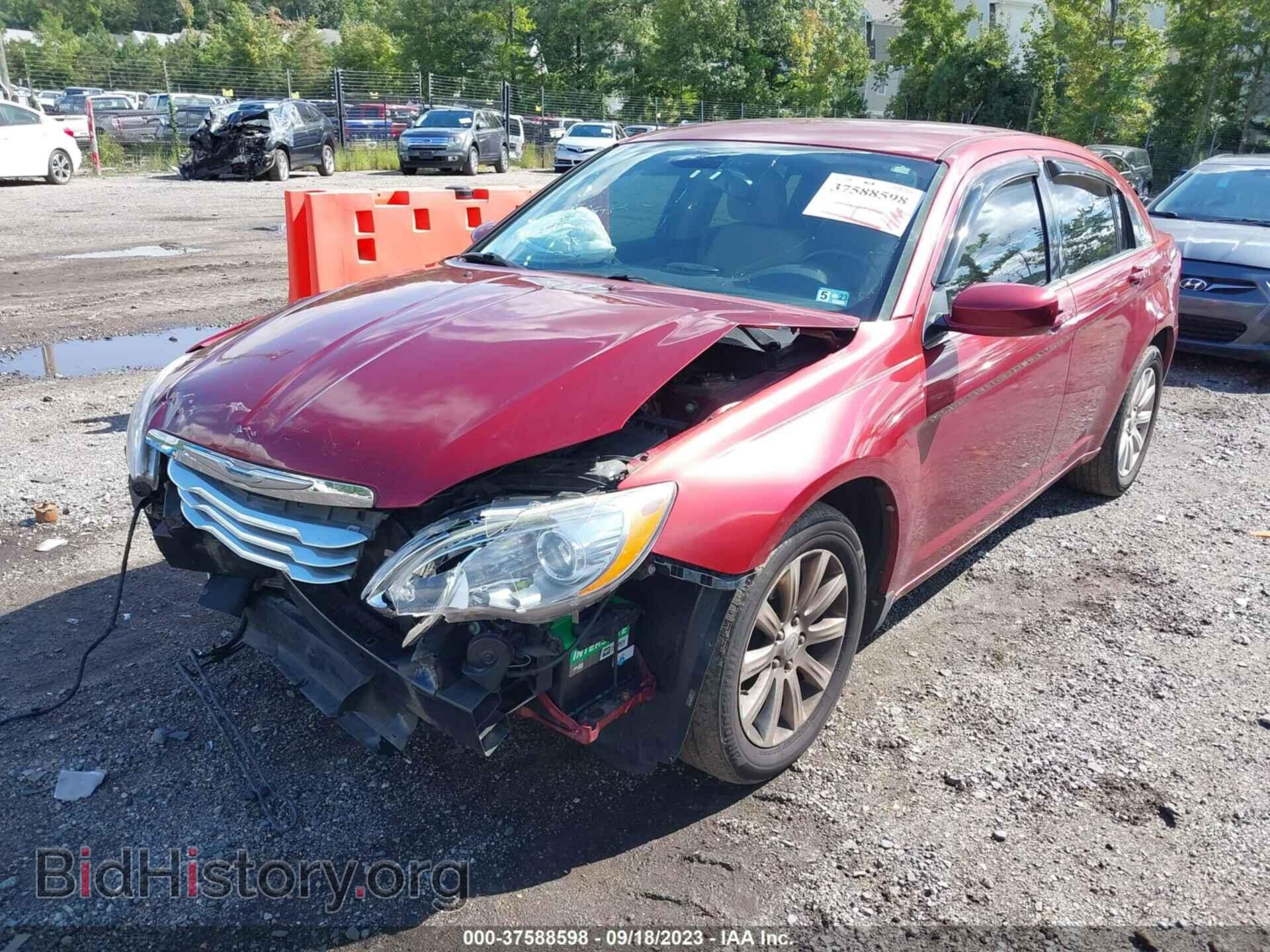 2012 CHRYSLER 200 - VIN: 1C3CCBBG3CN108490 - Фото 2