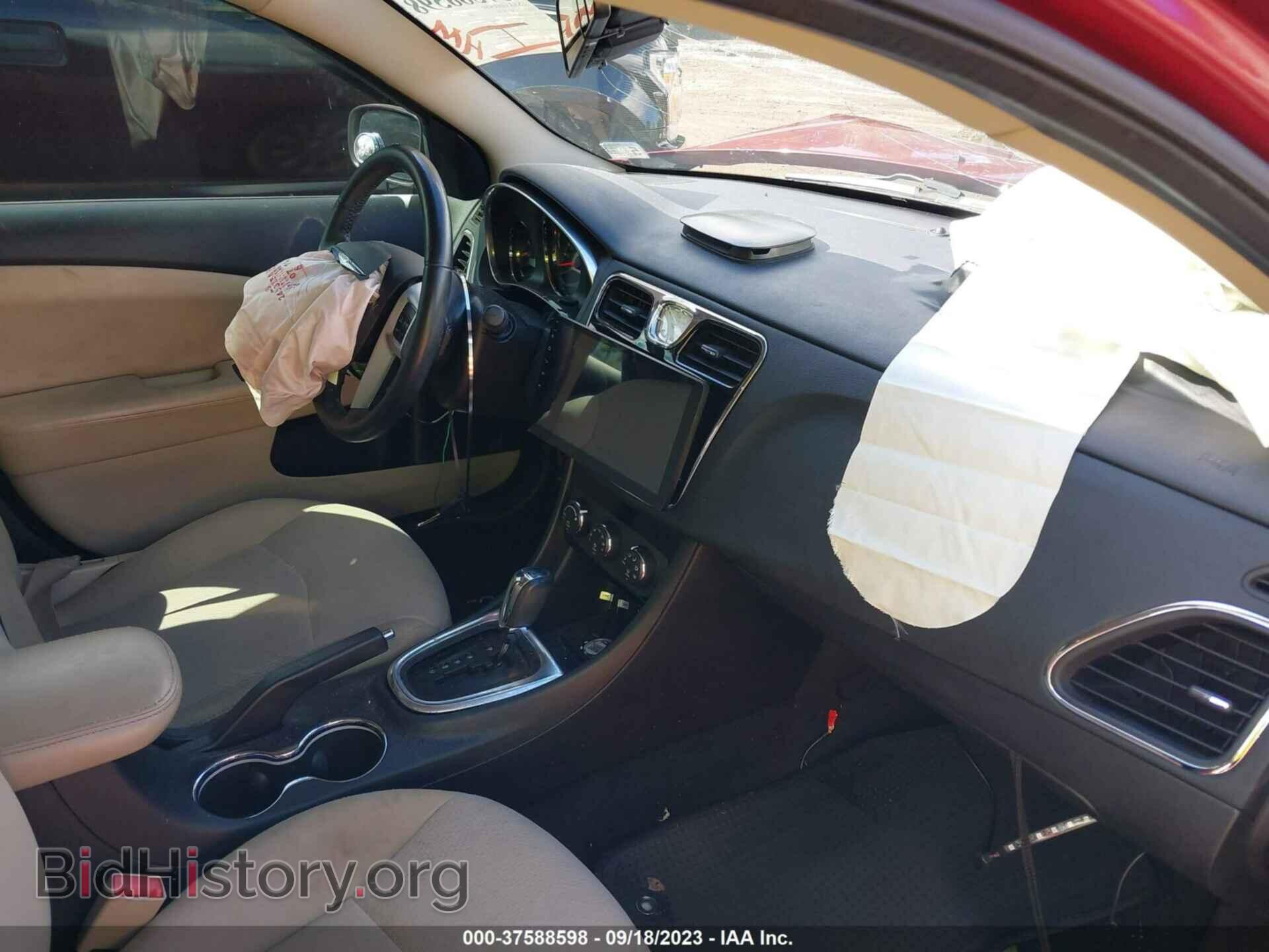 2012 CHRYSLER 200 - VIN: 1C3CCBBG3CN108490 - Фото 5