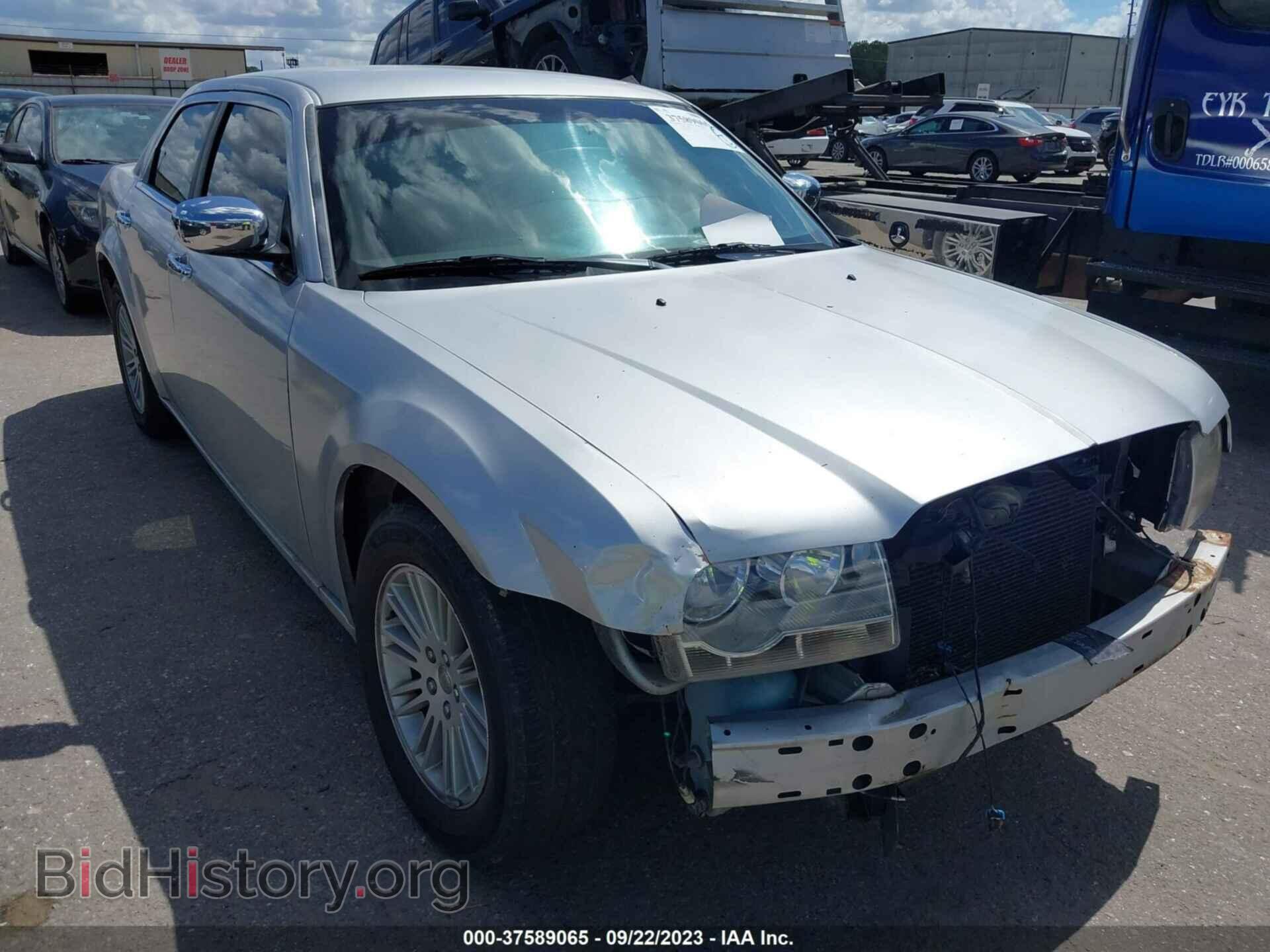 Фотография 2C3CA4CD8AH110778 - CHRYSLER 300 2010