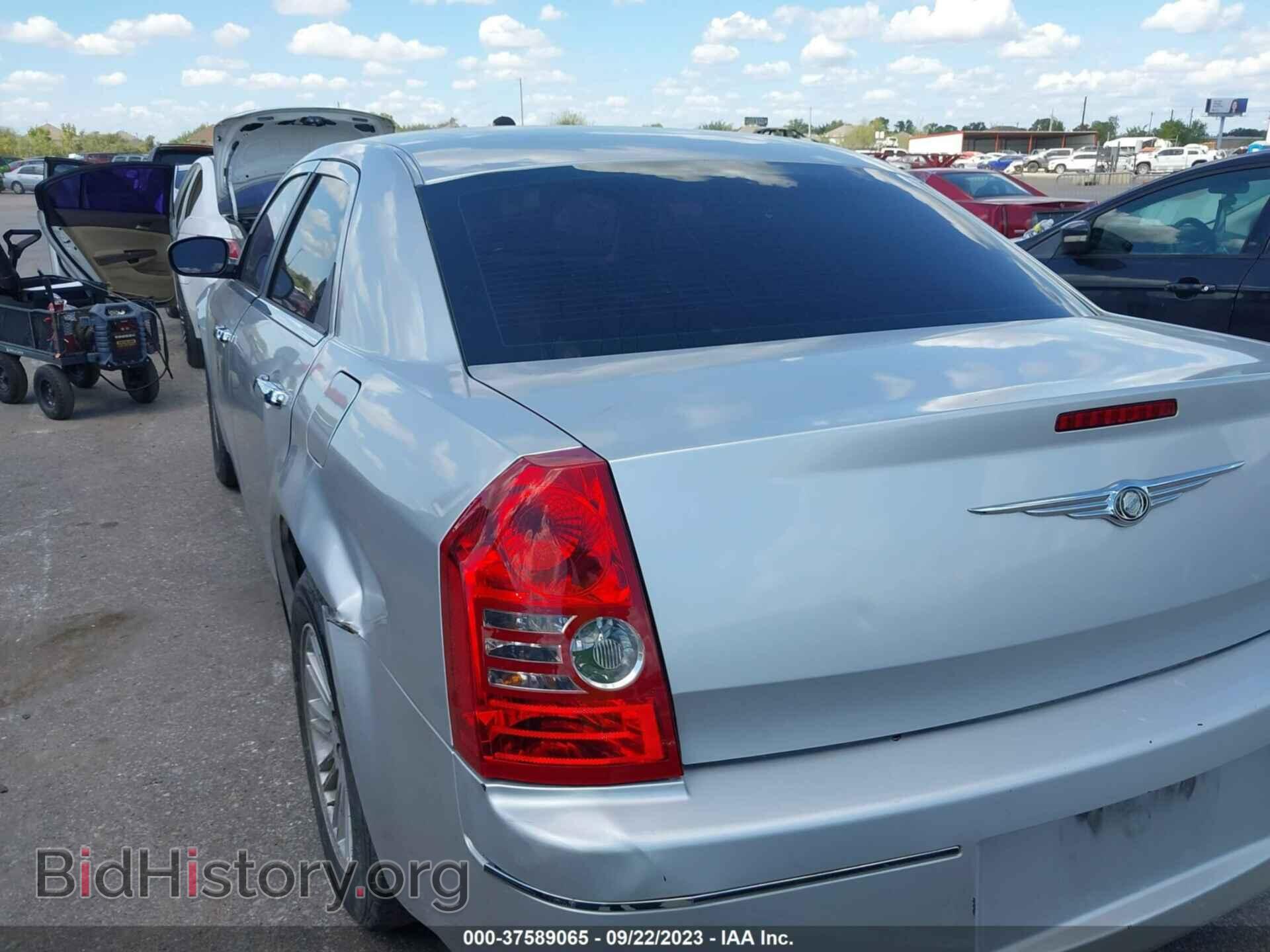 2010 CHRYSLER 300 - VIN: 2C3CA4CD8AH110778 - Фото 3