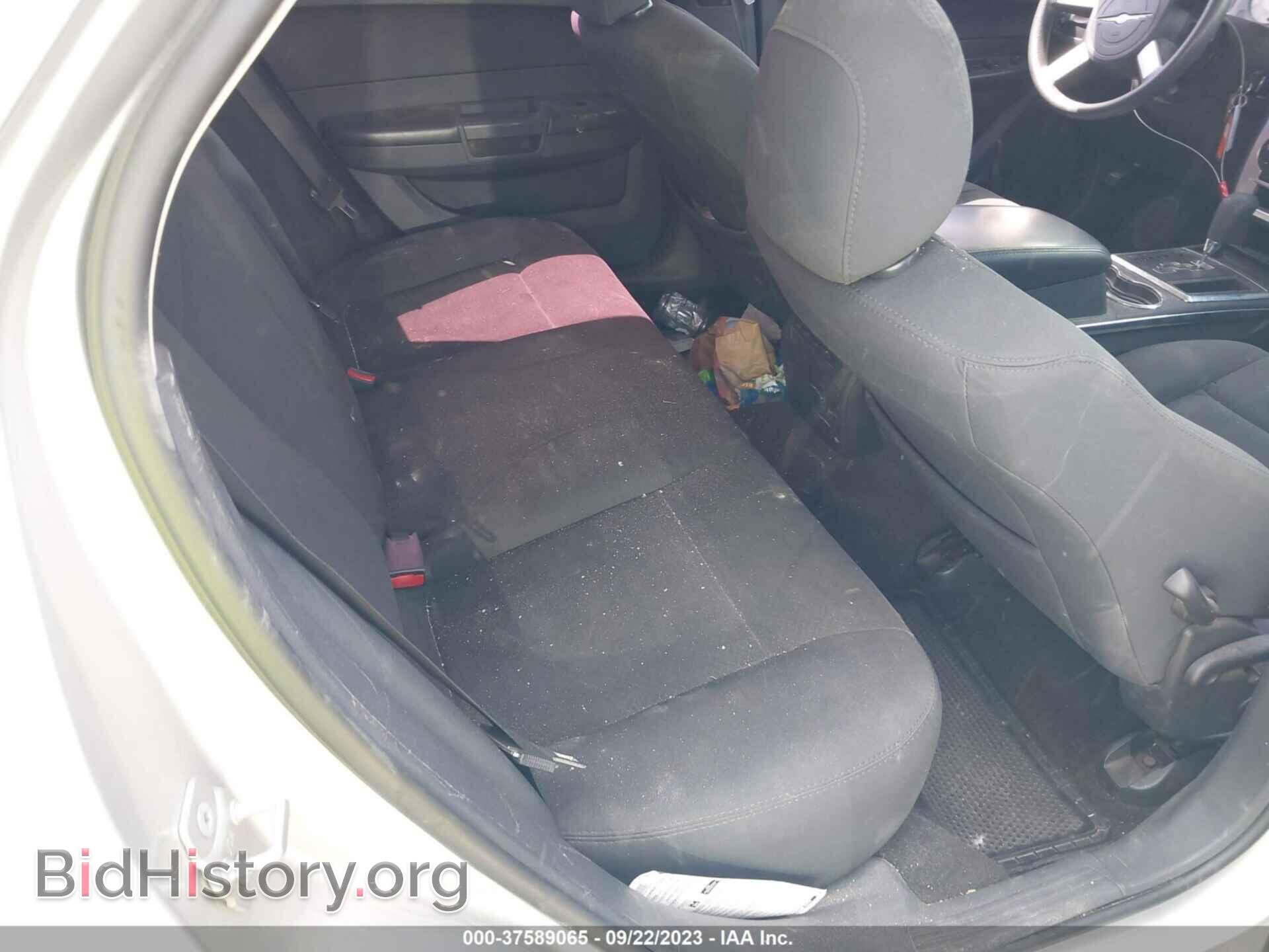 2010 CHRYSLER 300 - VIN: 2C3CA4CD8AH110778 - Фото 8