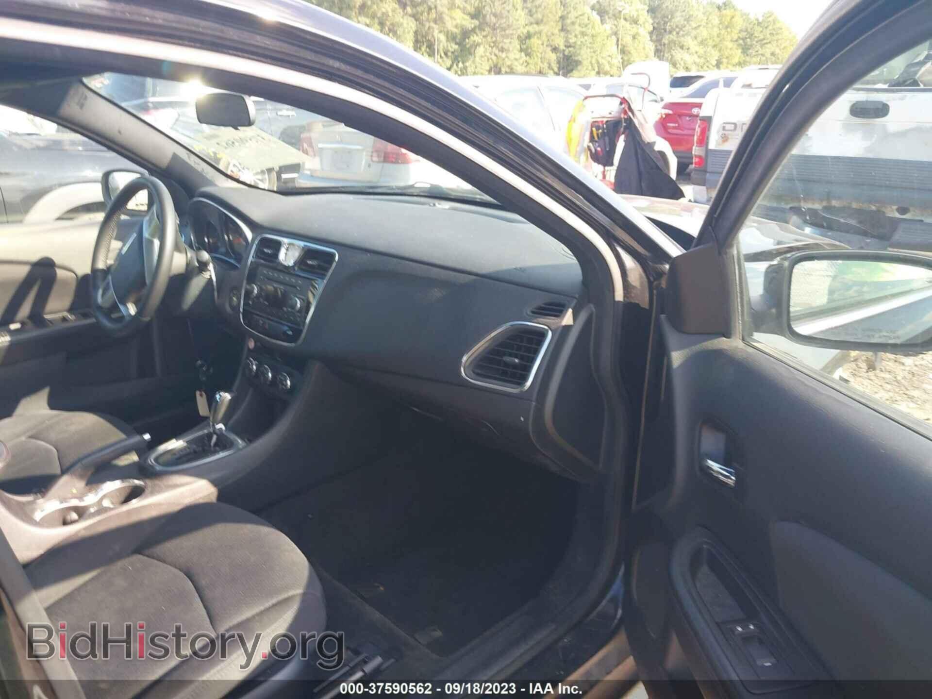 2014 CHRYSLER 200 - VIN: 1C3CCBBG8EN114577 - Фото 5