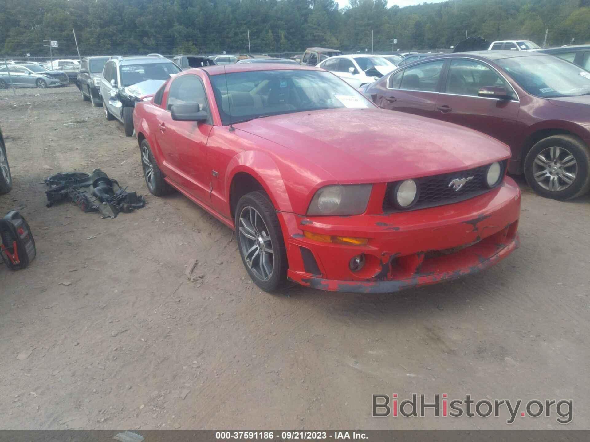 Photo 1ZVFT82H575212907 - FORD MUSTANG 2007