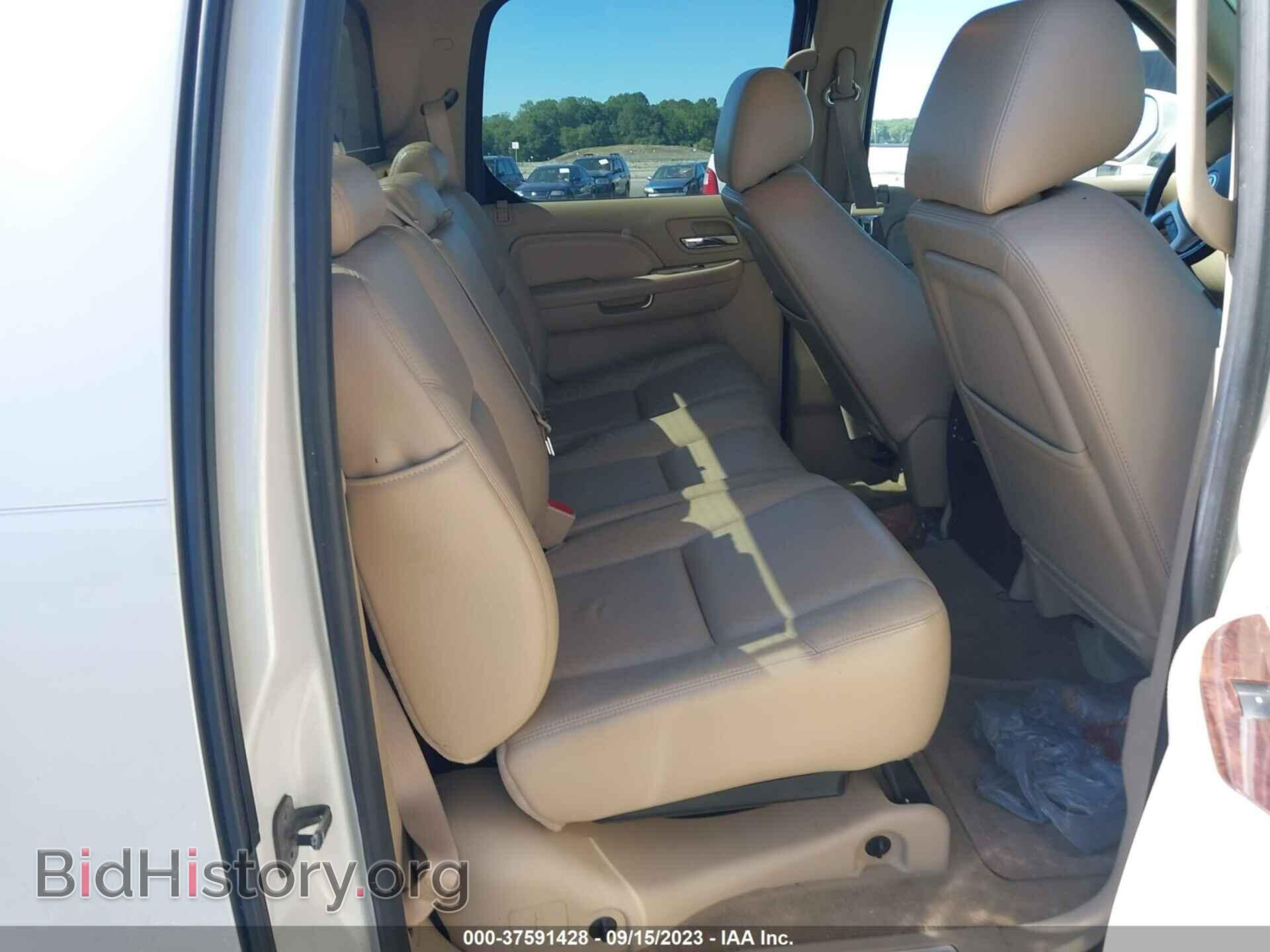 2011 CADILLAC ESCALADE EXT - VIN: 3GYT4MEF1BG203896 - Фото 8