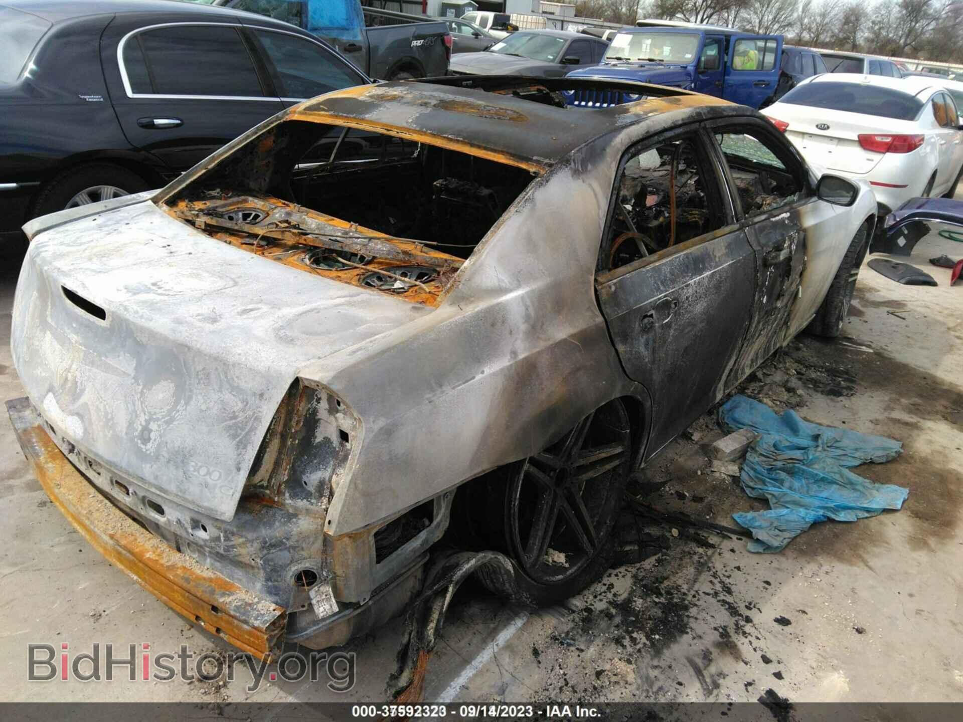 2012 CHRYSLER 300C - VIN: 2C3CCAPT8CH274089 - Фото 4