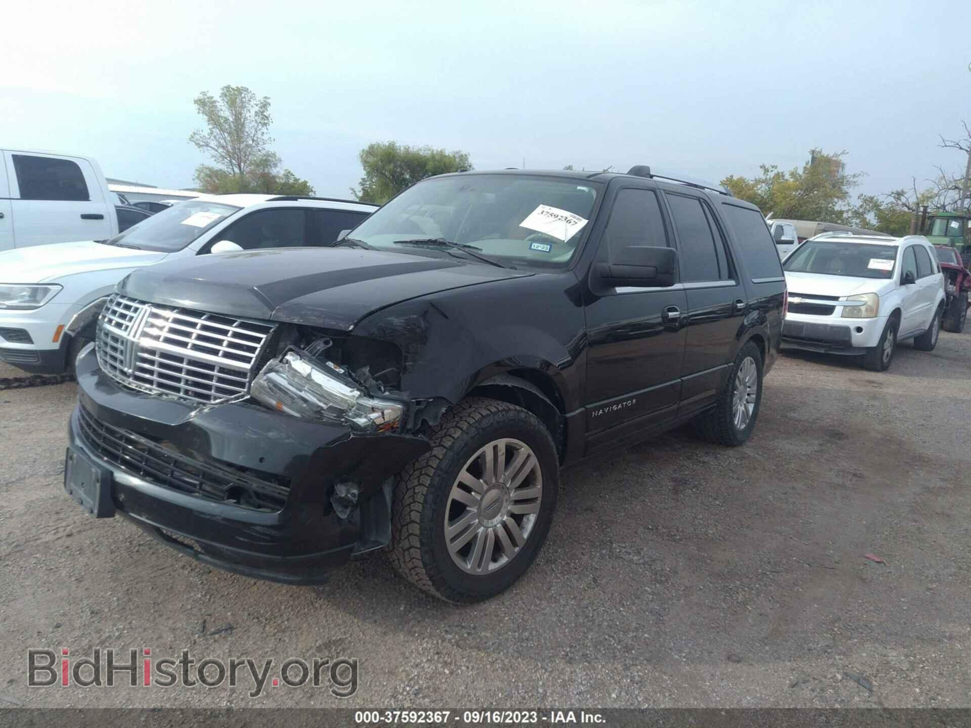2012 LINCOLN NAVIGATOR - VIN: 5LMJJ2H52CEL09109 - Фото 2