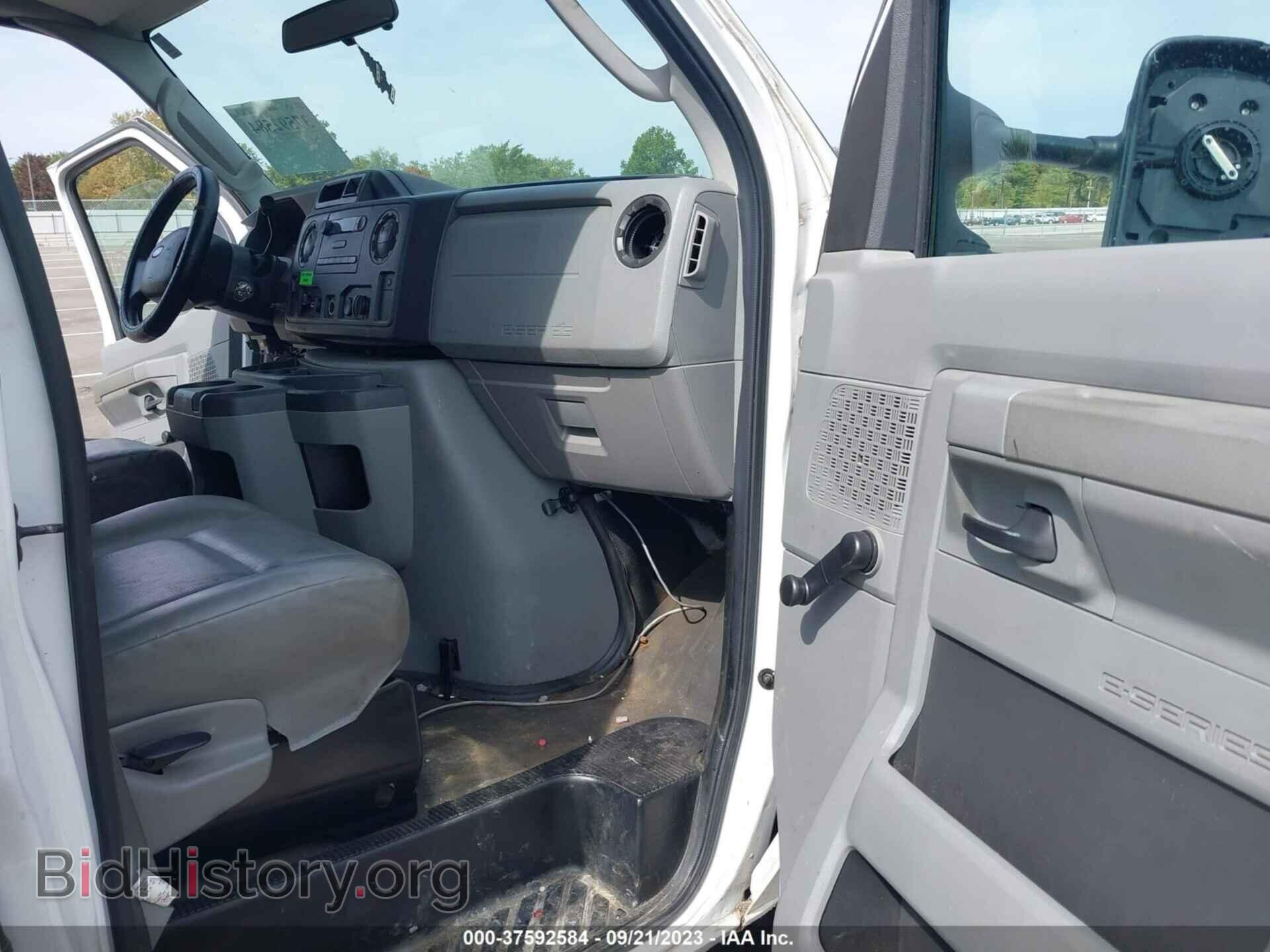 2011 FORD ECONOLINE CARGO VAN - VIN: 1FTNE2EW8BDB04196 - Фото 5