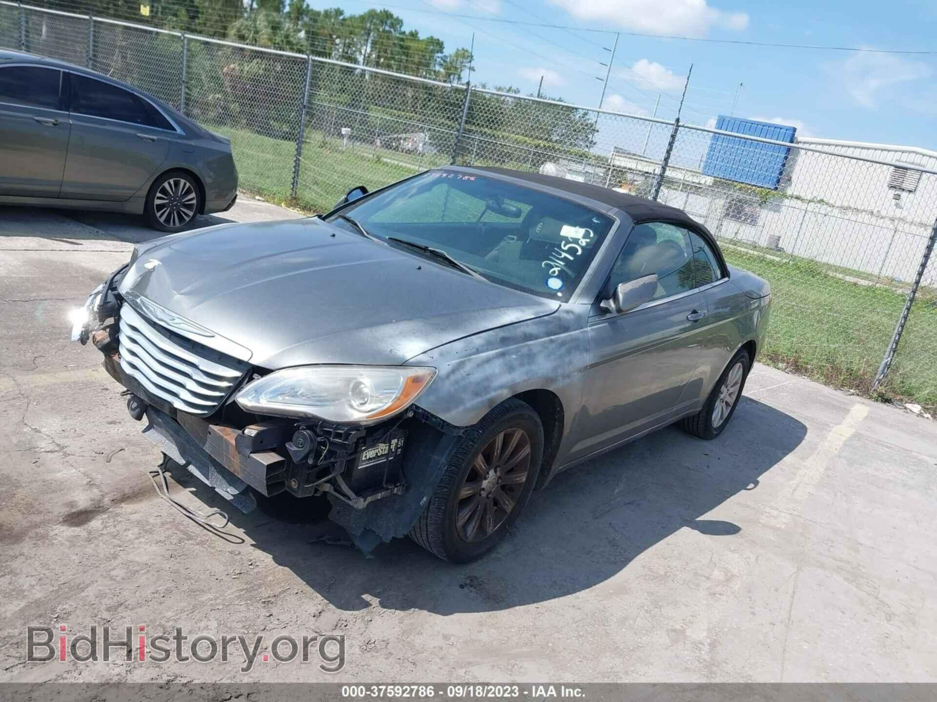 2012 CHRYSLER 200 - VIN: 1C3BCBEB6CN214525 - Фото 2