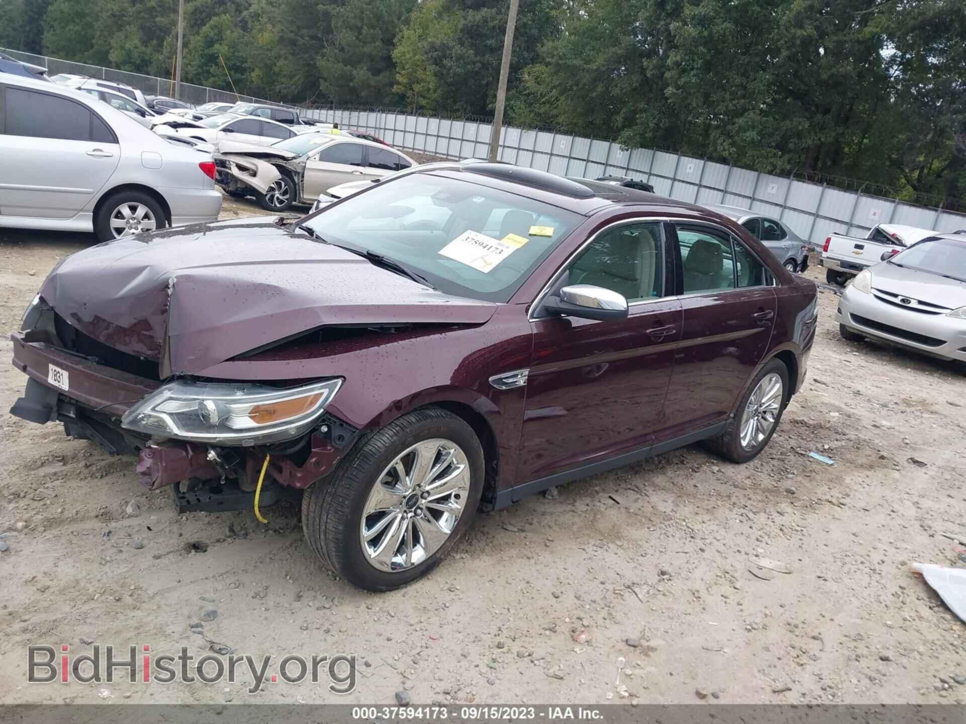 2011 FORD TAURUS - VIN: 1FAHP2FW5BG105364 - Фото 2