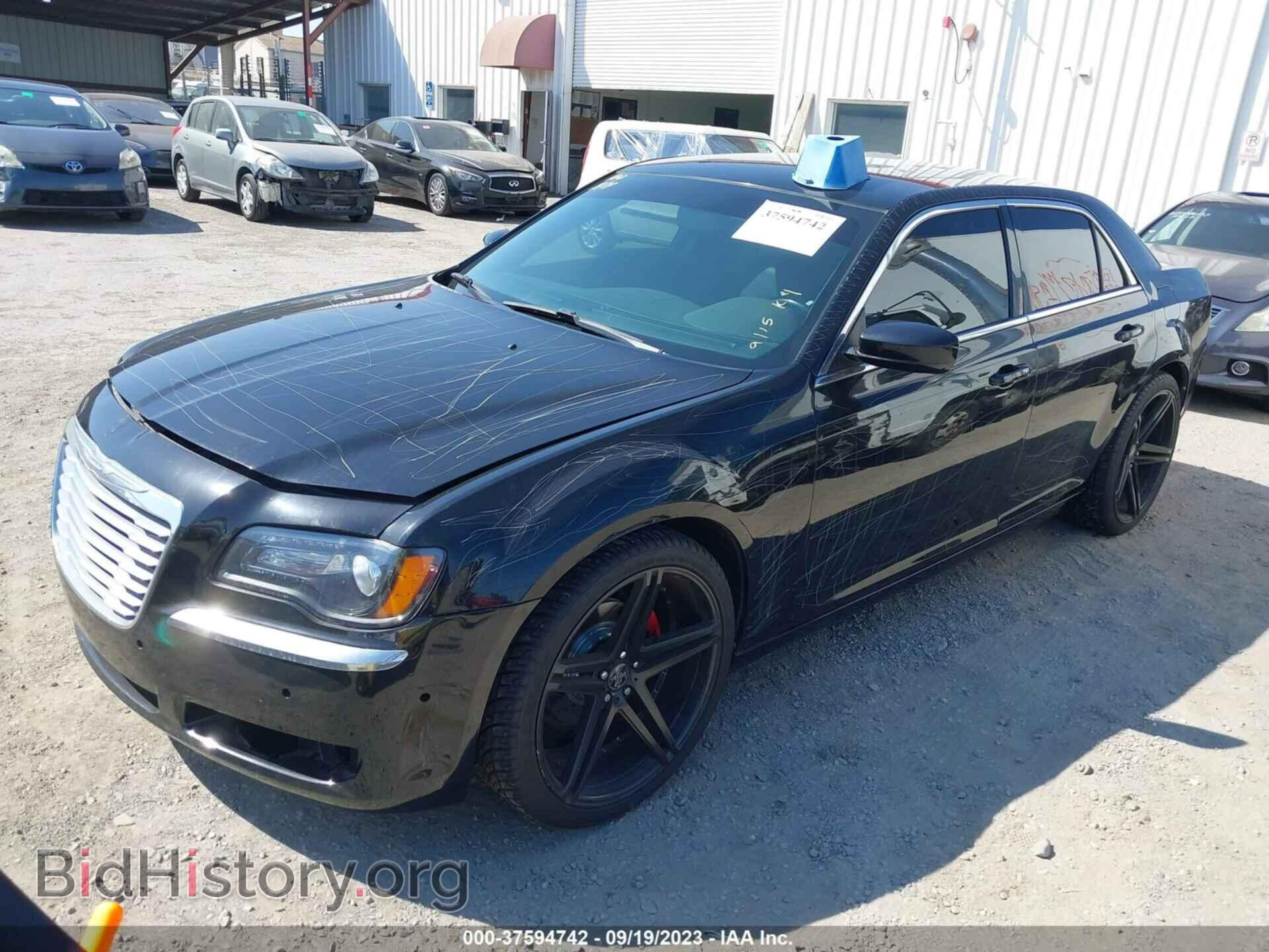 2014 CHRYSLER 300 - VIN: 2C3CCAAG9EH382364 - Фото 2