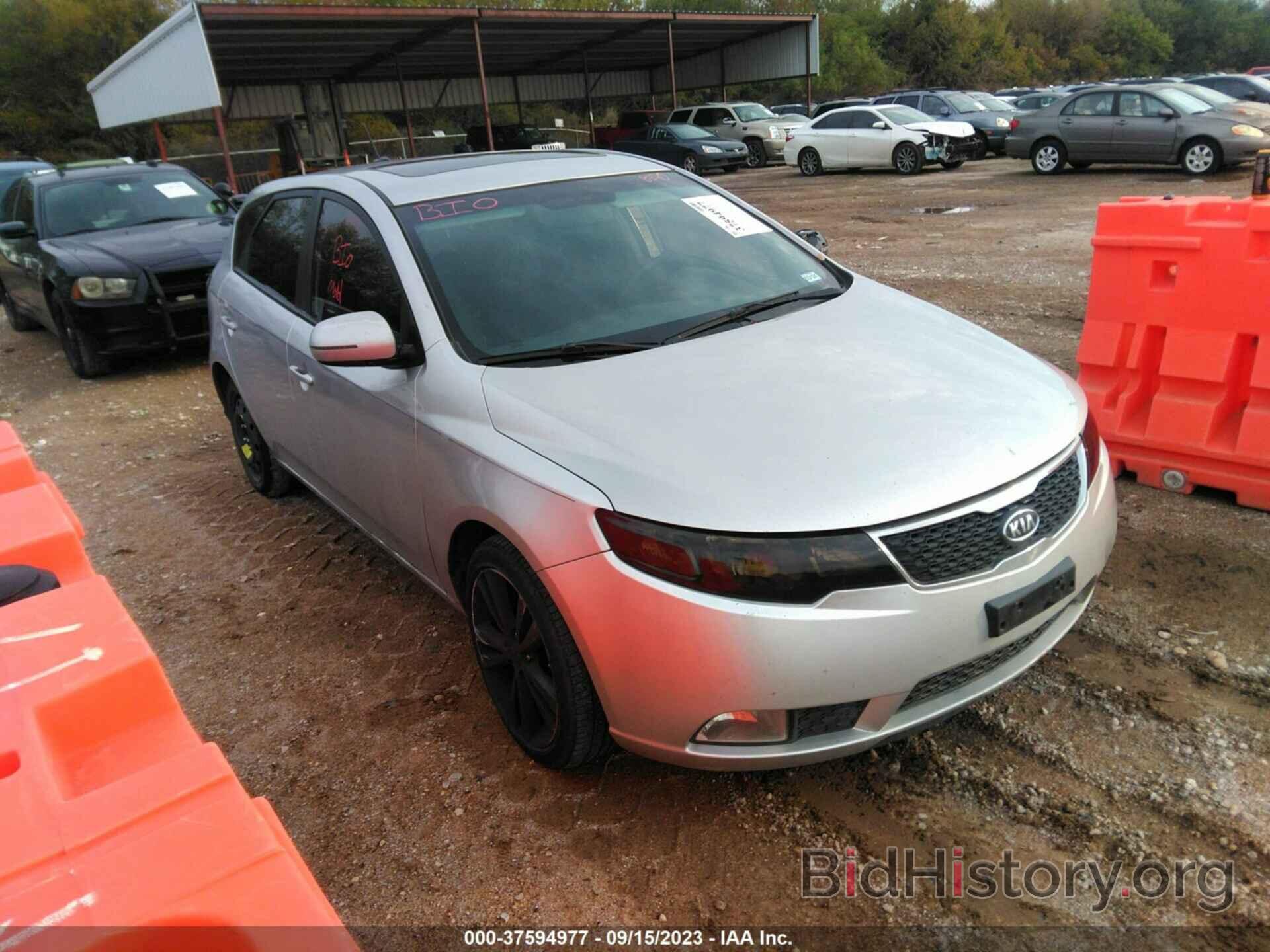 Photo KNAFW5A31B5352750 - KIA FORTE 5-DOOR 2011