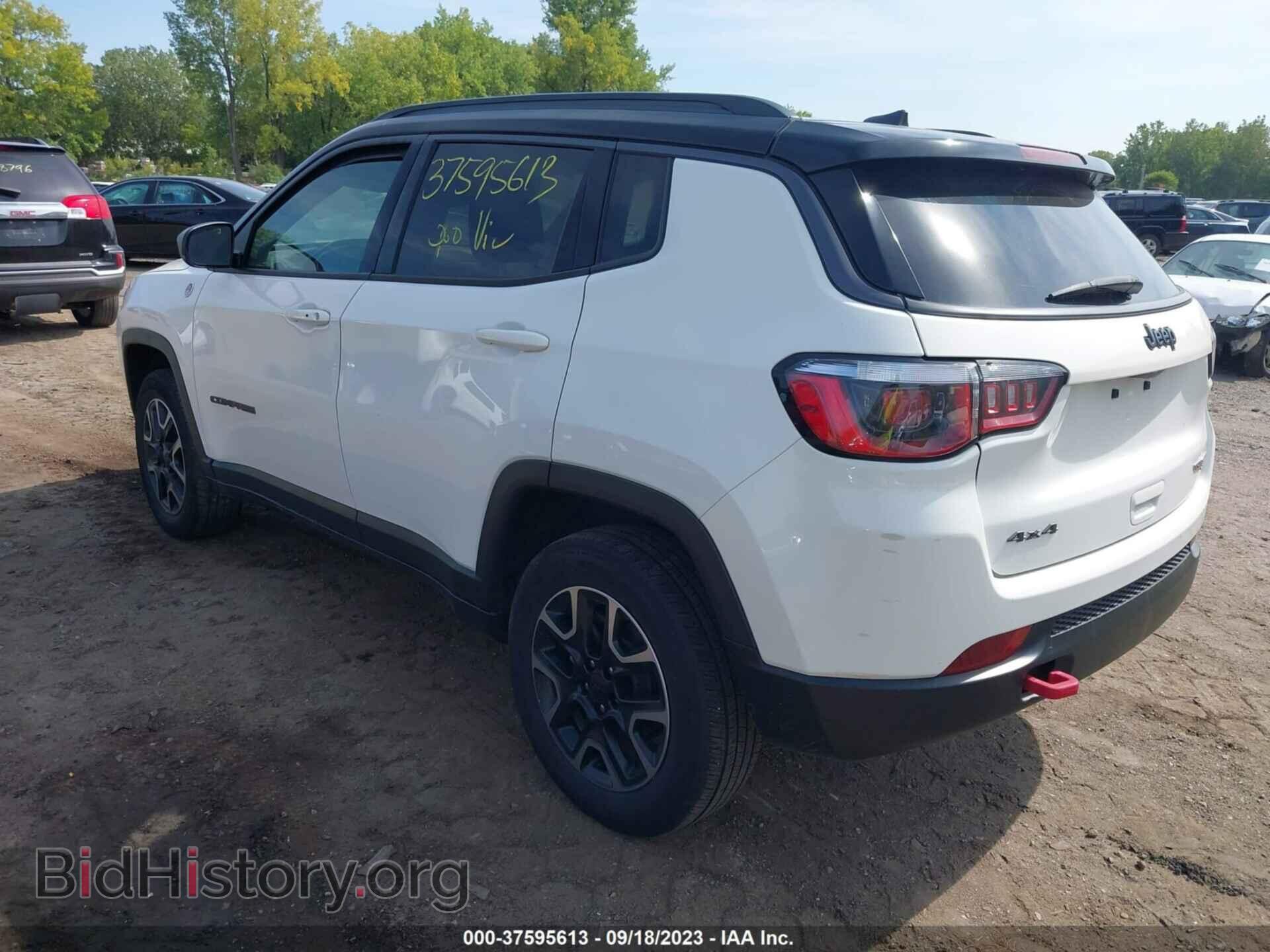 2019 JEEP COMPASS - VIN: 3C4NJDDB0KT748114 - Фото 3