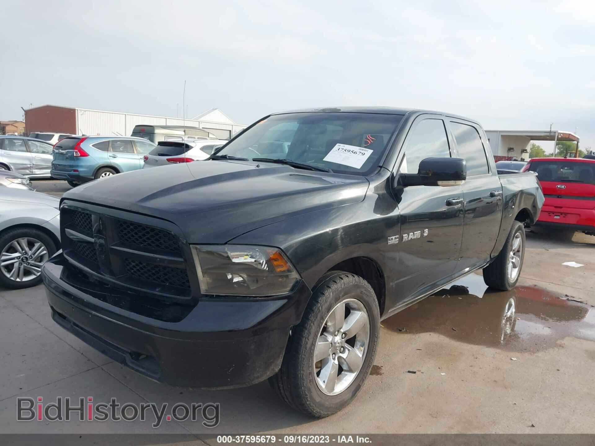 2011 RAM RAM 1500 - VIN: 1D7RB1CT8BS569706 - Фото 2