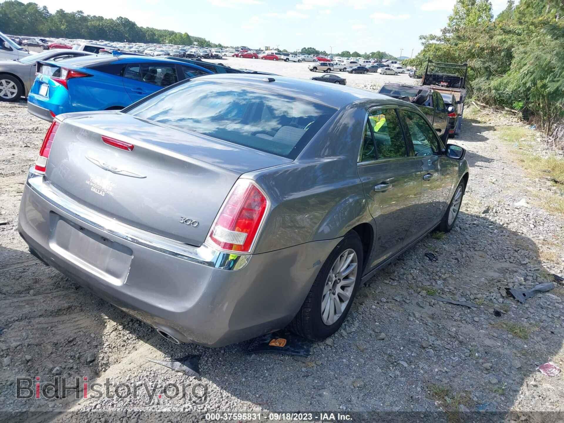 2012 CHRYSLER 300 - VIN: 2C3CCAAG2CH312850 - Photo 4