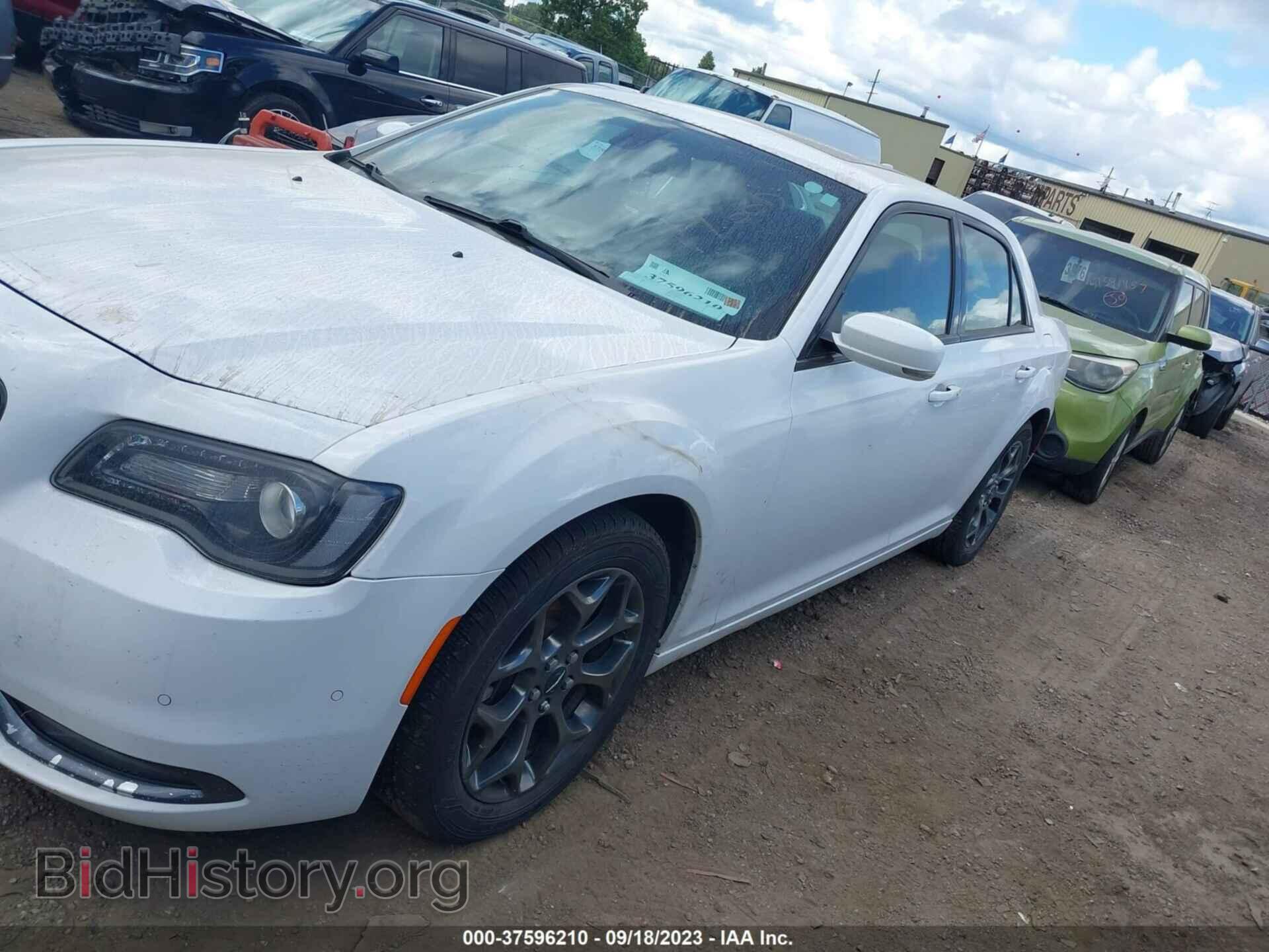 2017 CHRYSLER 300 - VIN: 2C3CCAGGXHH508324 - Фото 2