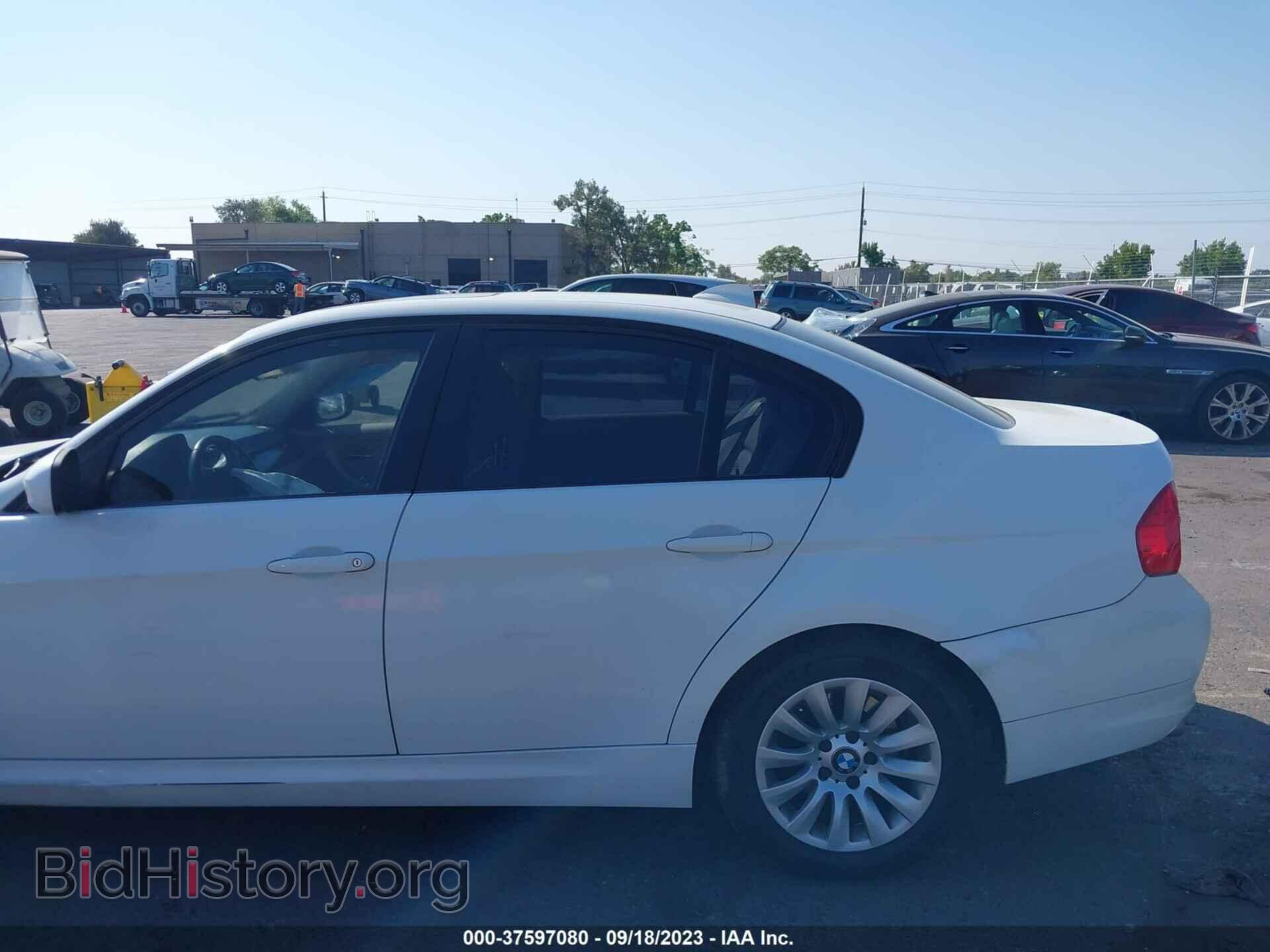 2009 BMW 3 SERIES - VIN: WBAPH73579A173378 - Фото 14