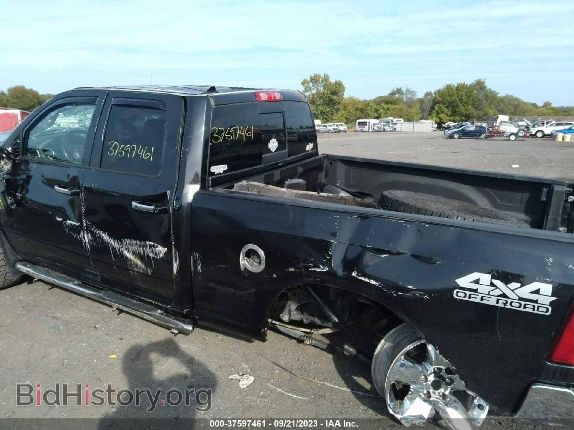 2016 RAM 1500 - VIN: 1C6RR7GT7GS213667 - Фото 6