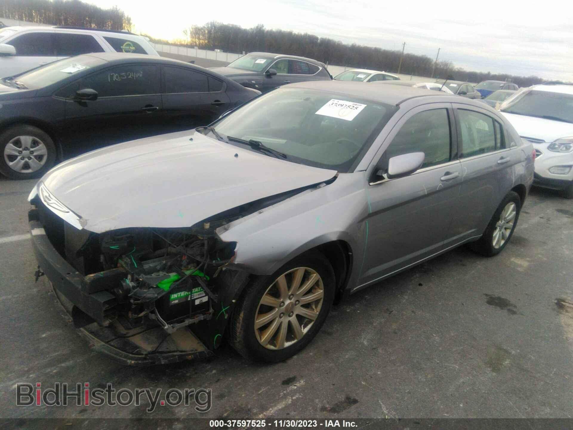 2013 CHRYSLER 200 - VIN: 1C3CCBBB4DN601424 - Фото 2