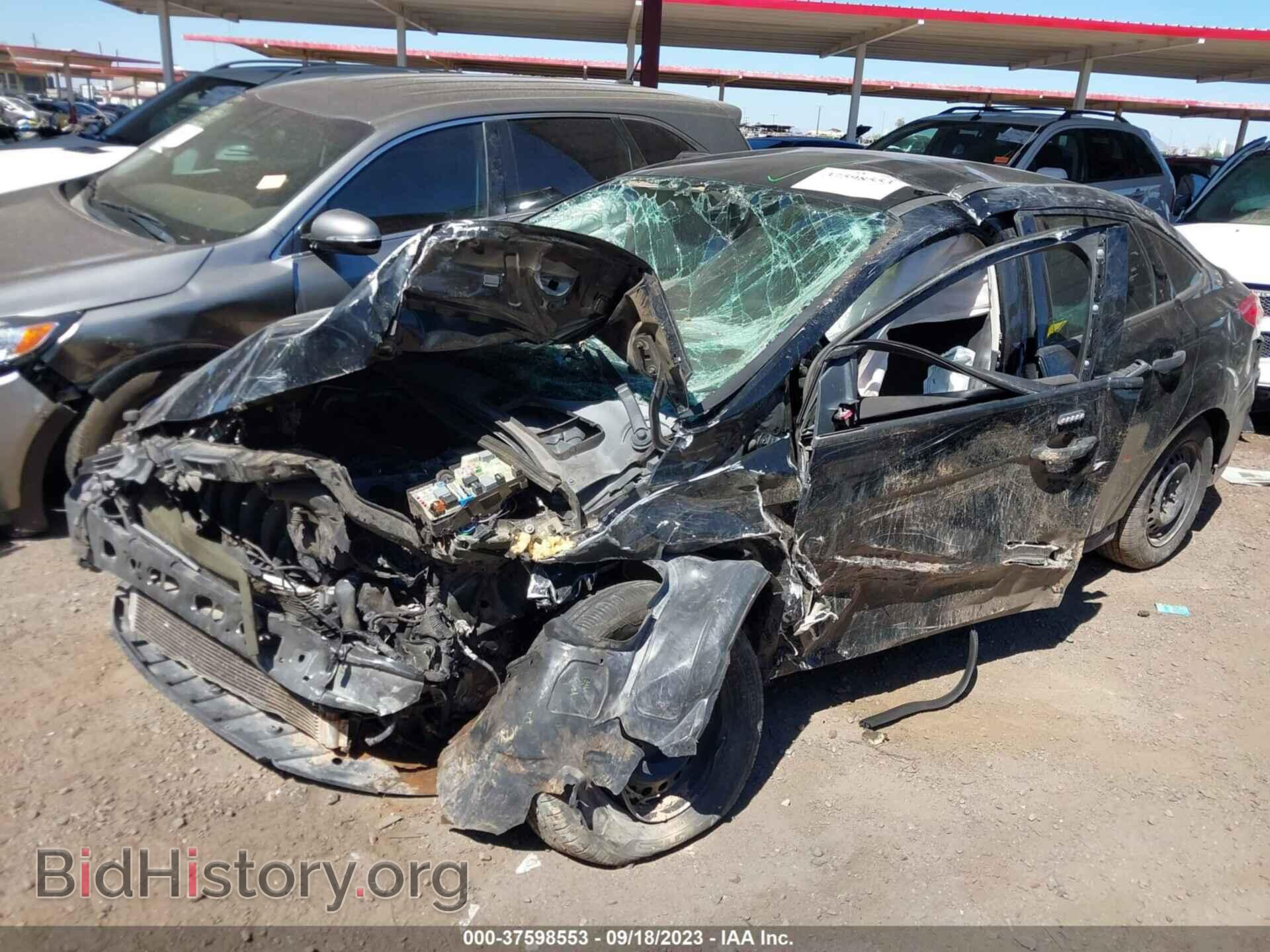 2016 FORD FOCUS - VIN: 1FADP3E20GL369819 - Фото 2