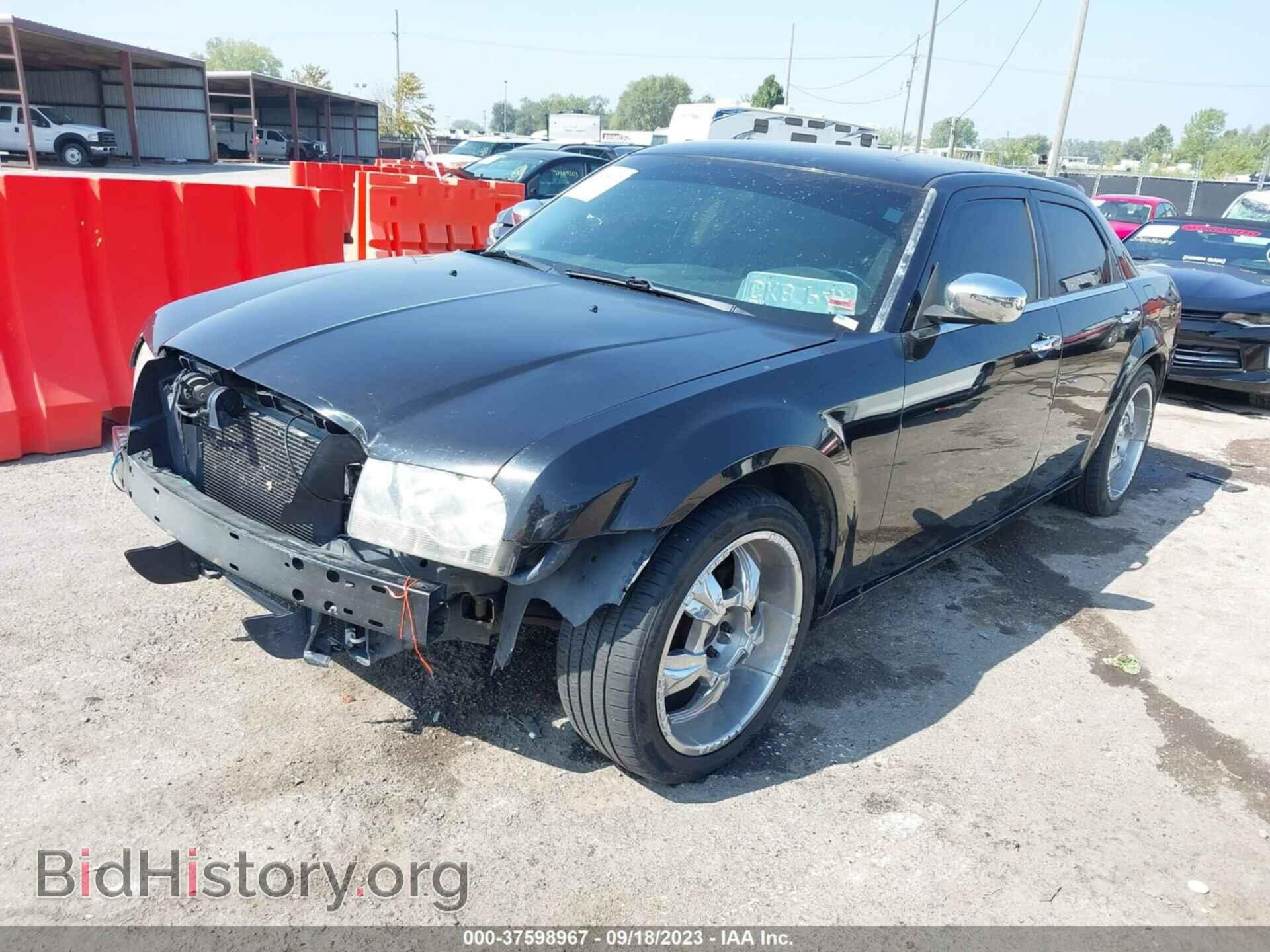 2010 CHRYSLER 300 - VIN: 2C3CA5CV8AH241921 - Фото 2