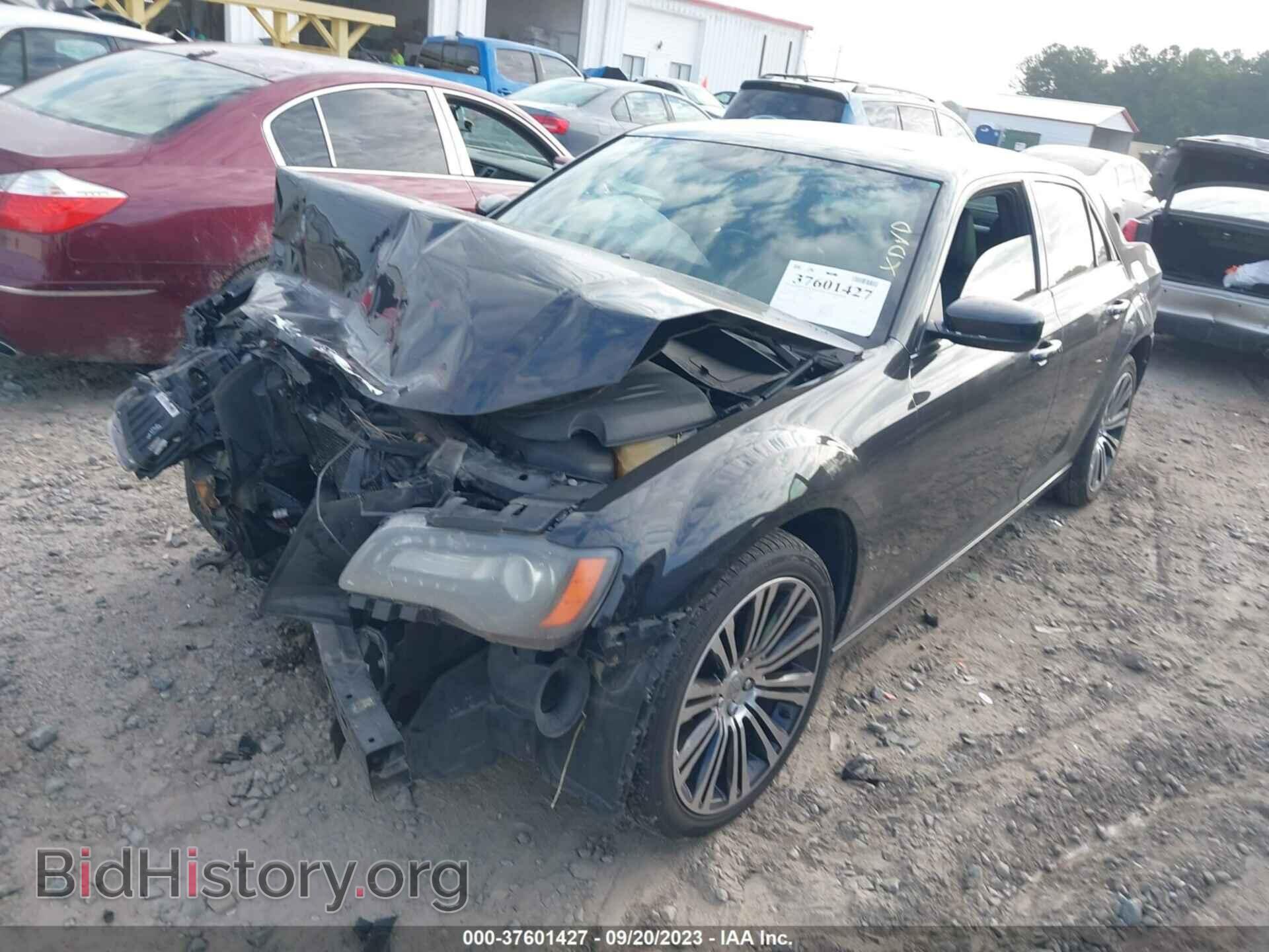 2014 CHRYSLER 300 - VIN: 2C3CCABG4EH118404 - Фото 2