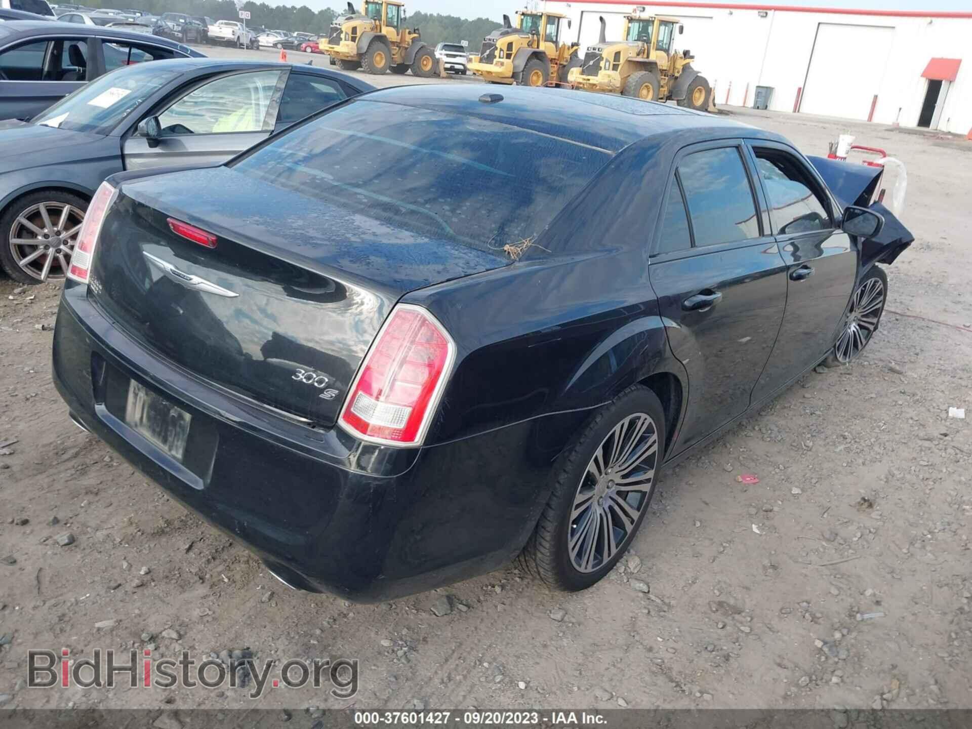 2014 CHRYSLER 300 - VIN: 2C3CCABG4EH118404 - Фото 4