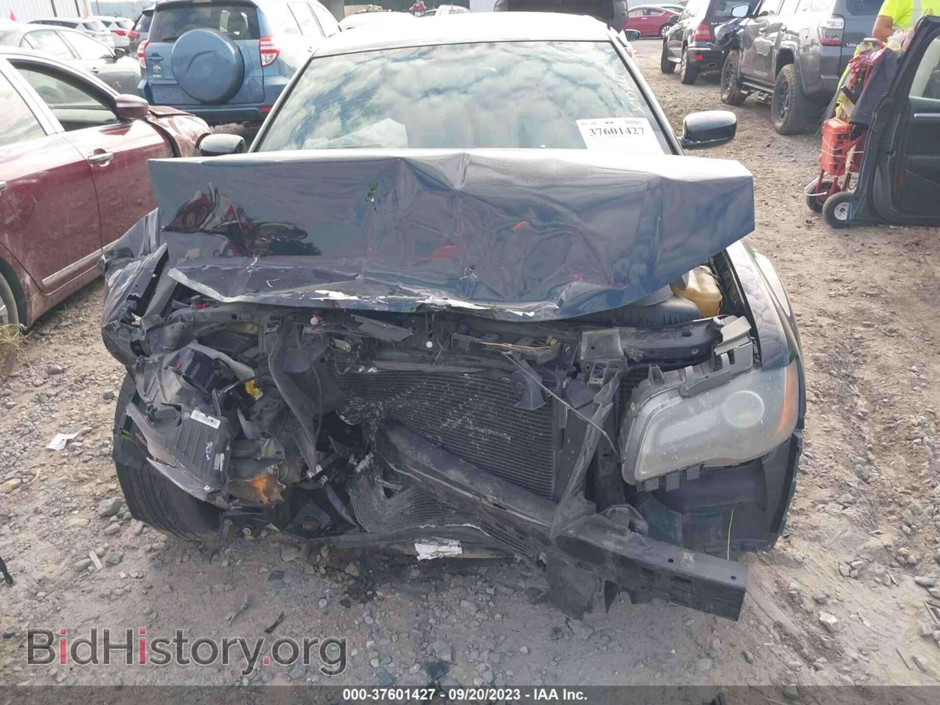 2014 CHRYSLER 300 - VIN: 2C3CCABG4EH118404 - Фото 6