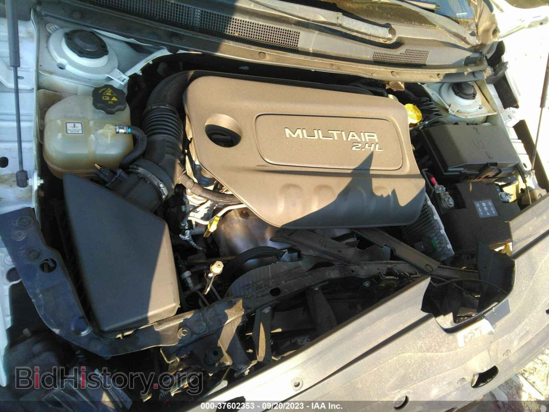 2015 CHRYSLER 200 - VIN: 1C3CCCAB4FN610120 - Фото 10