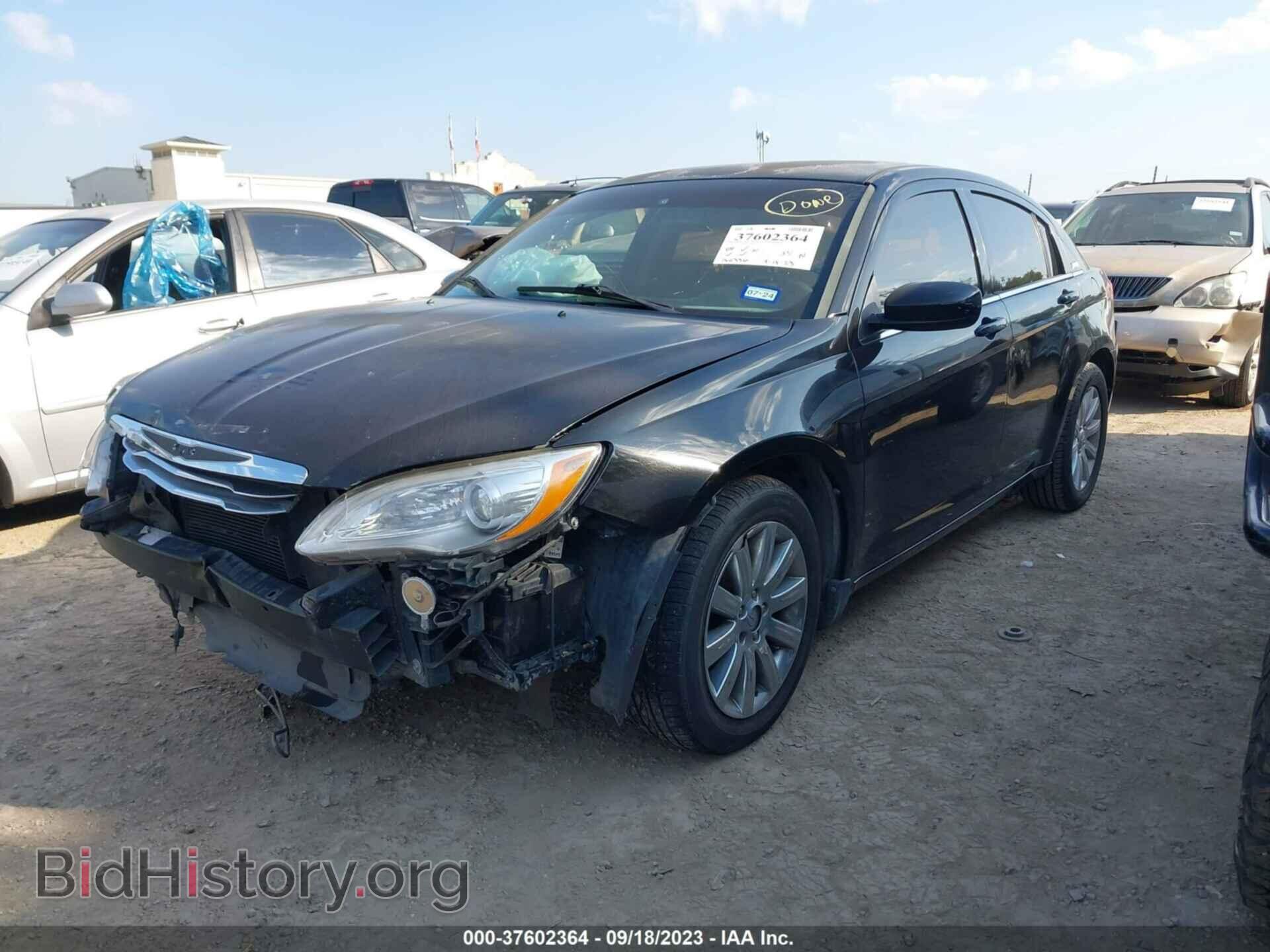 2013 CHRYSLER 200 - VIN: 1C3CCBBG8DN559691 - Фото 2