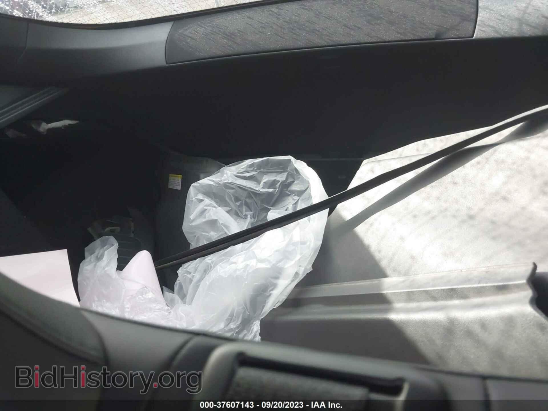 2015 TESLA MODEL S - VIN: 5YJSA1H29FF092737 - Фото 11