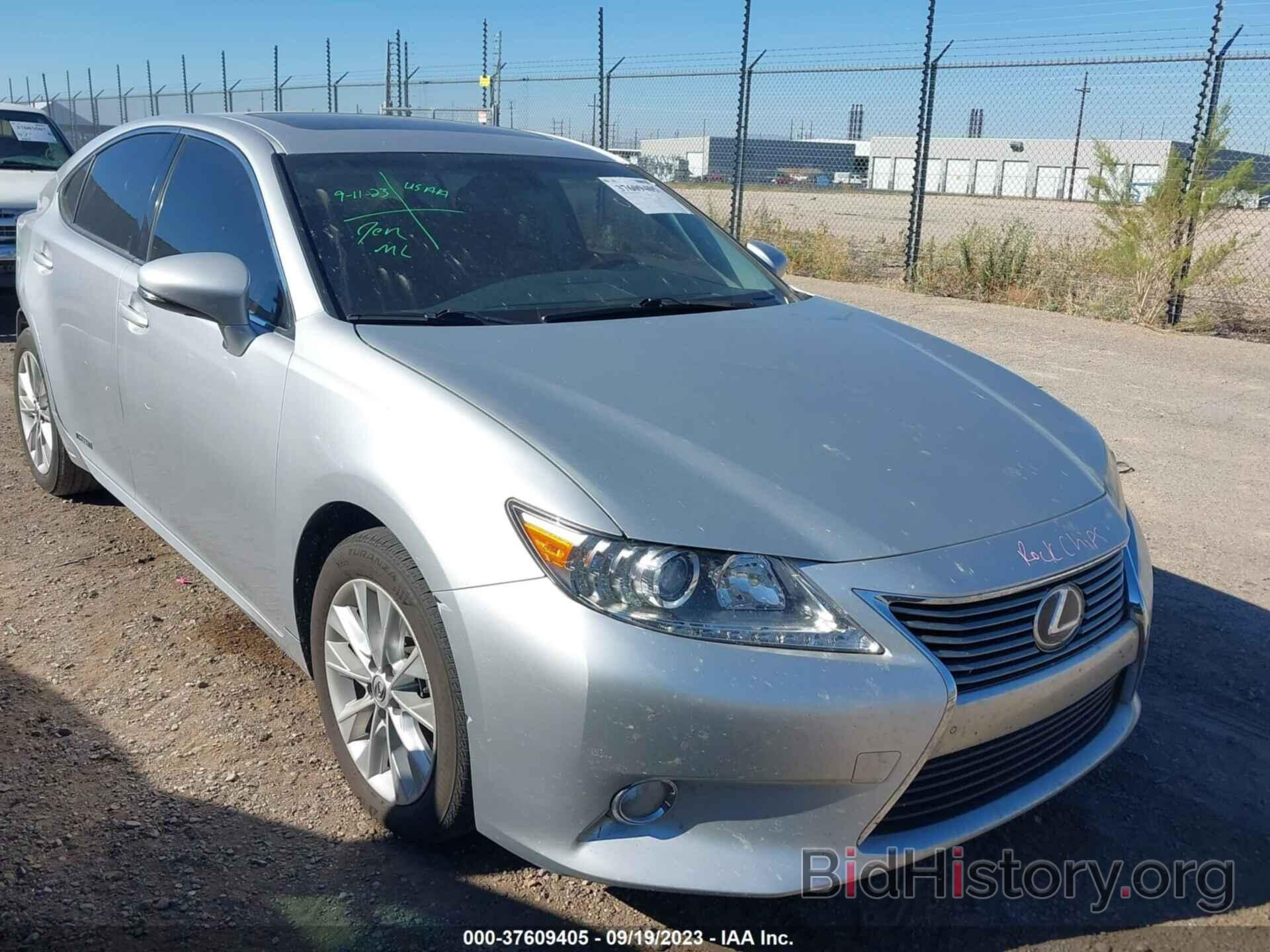 Photo JTHBW1GG0F2080038 - LEXUS ES 300H 2015