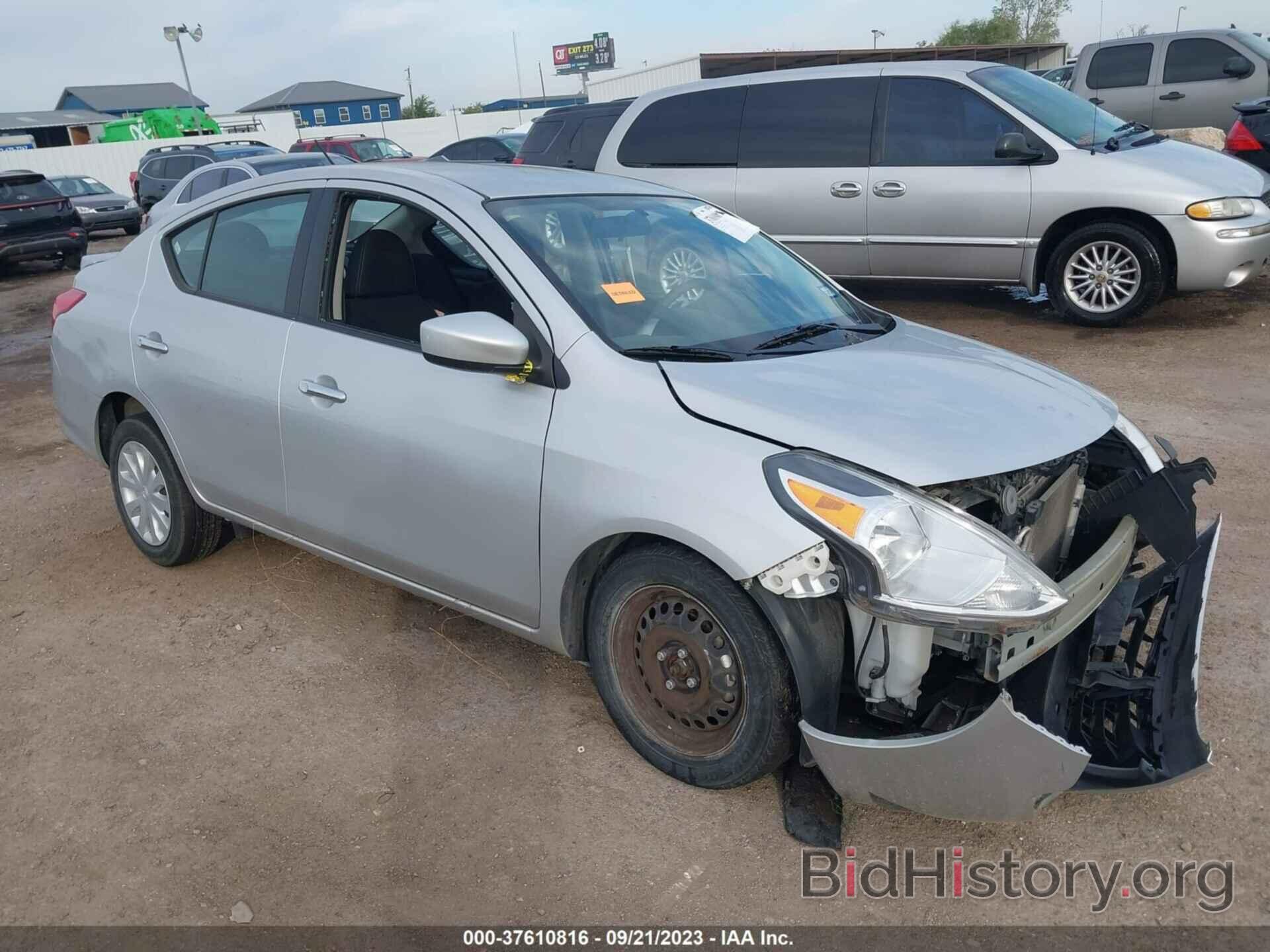 Photo 3N1CN7AP5JL809035 - NISSAN VERSA SEDAN 2018