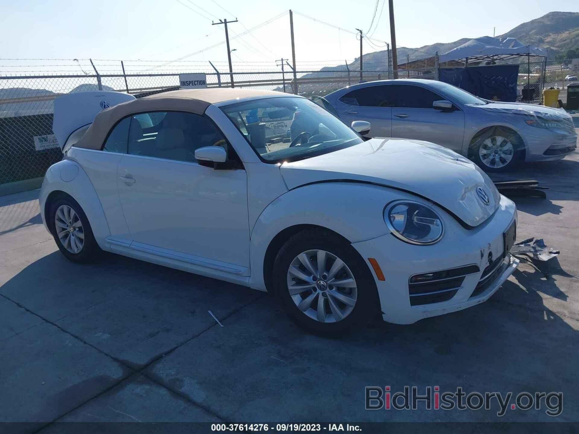 Photo 3VW517AT5HM802750 - VOLKSWAGEN BEETLE CONVERTIBLE 2017