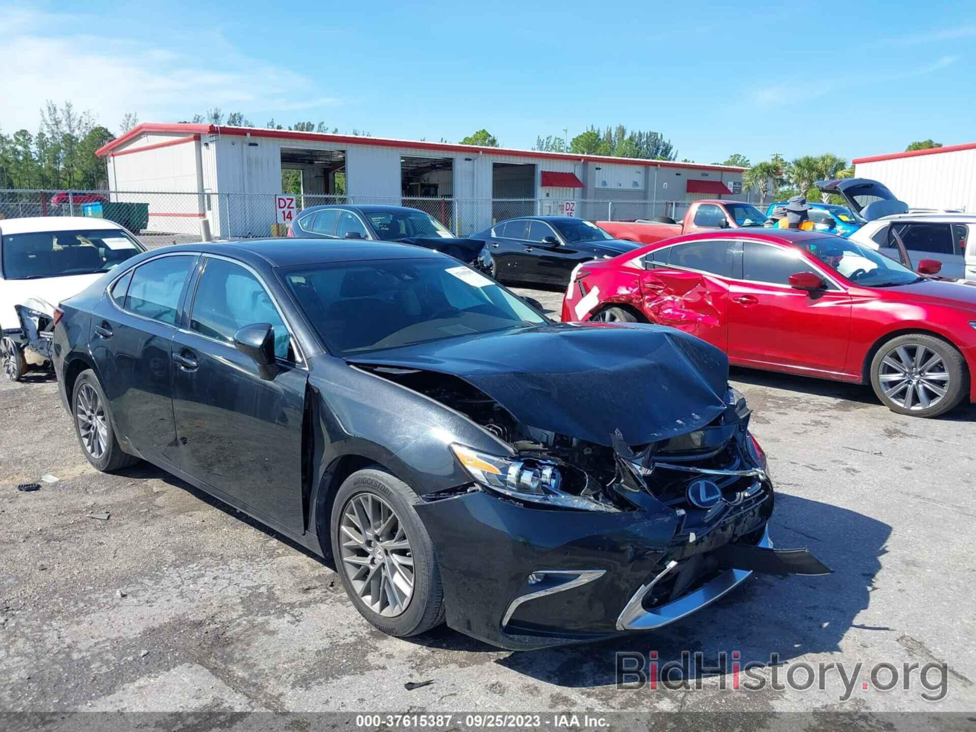 Photo 58ABK1GG5JU103795 - LEXUS ES 2018