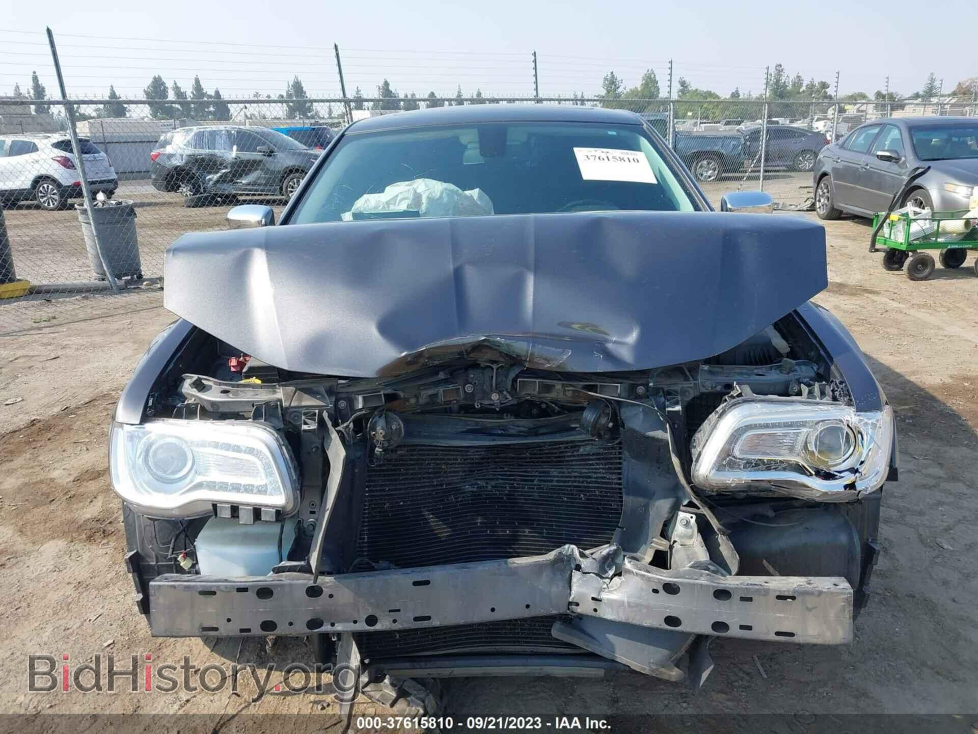 2019 CHRYSLER 300 - VIN: 2C3CCAEG7KH609671 - Фото 13