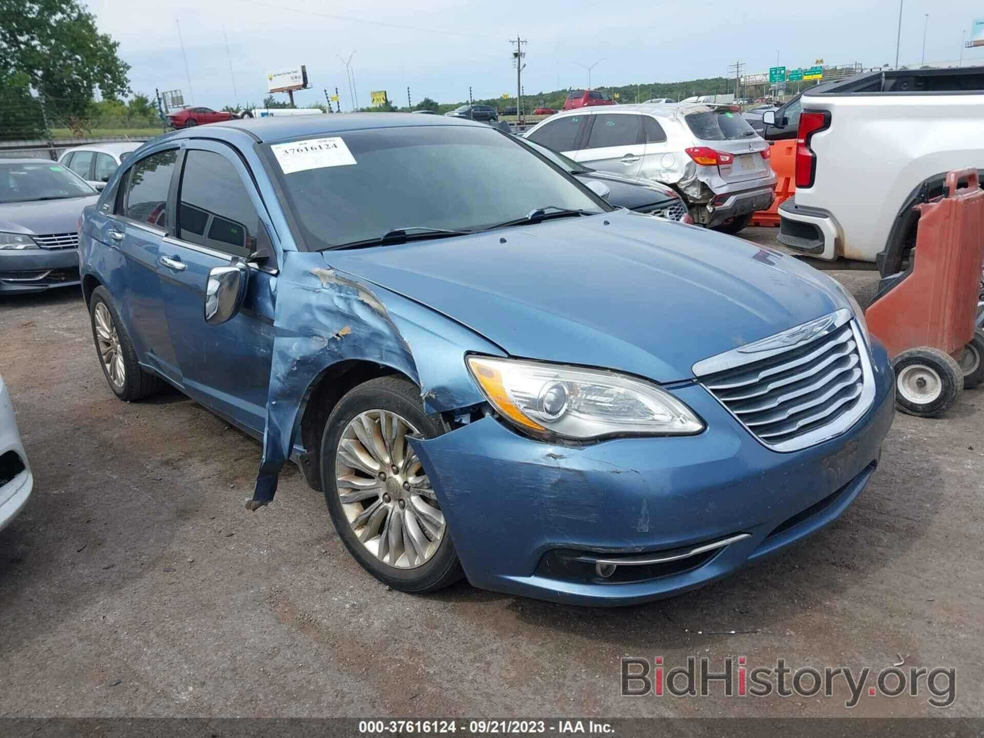 Photo 1C3BC2FB1BN623285 - CHRYSLER 200 2011