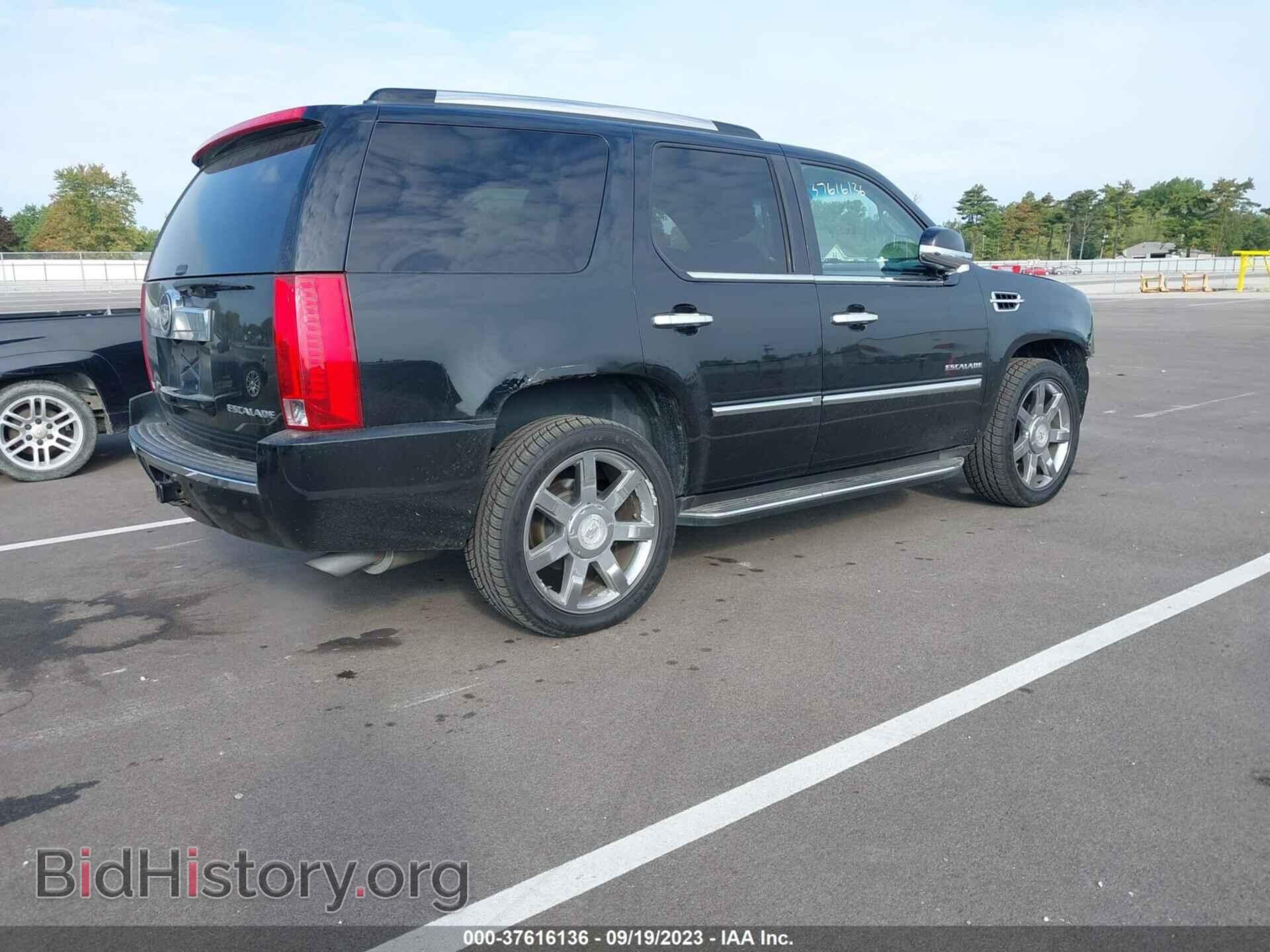 2011 CADILLAC ESCALADE - VIN: 1GYS4BEF3BR218819 - Фото 4