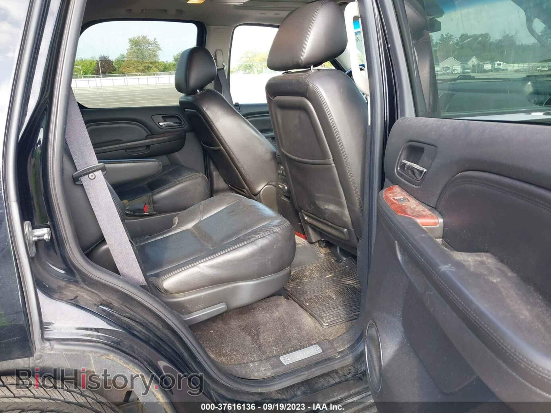 2011 CADILLAC ESCALADE - VIN: 1GYS4BEF3BR218819 - Фото 8