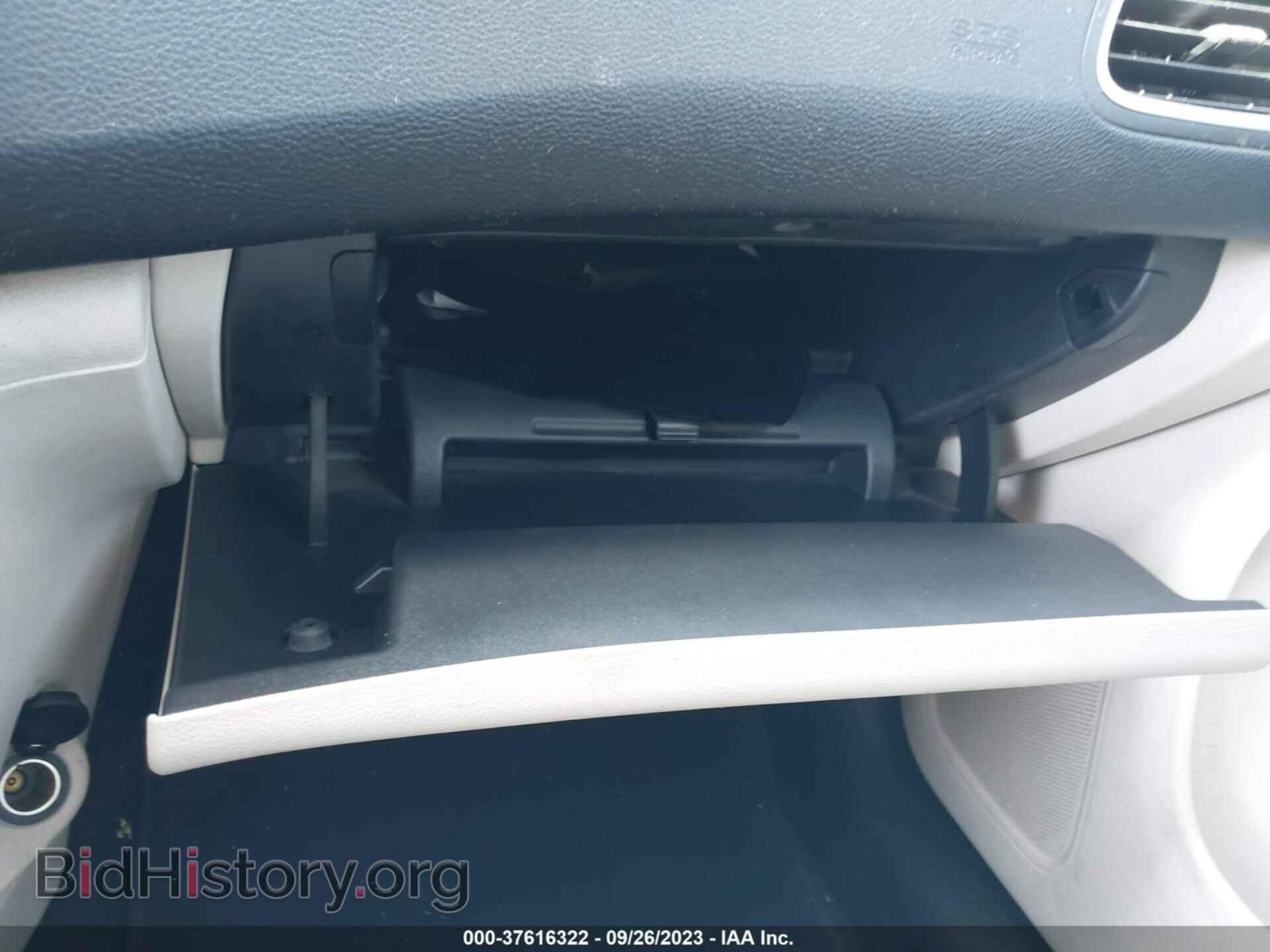 2016 CHRYSLER 200 - VIN: 1C3CCCAB2GN152451 - Photo 6
