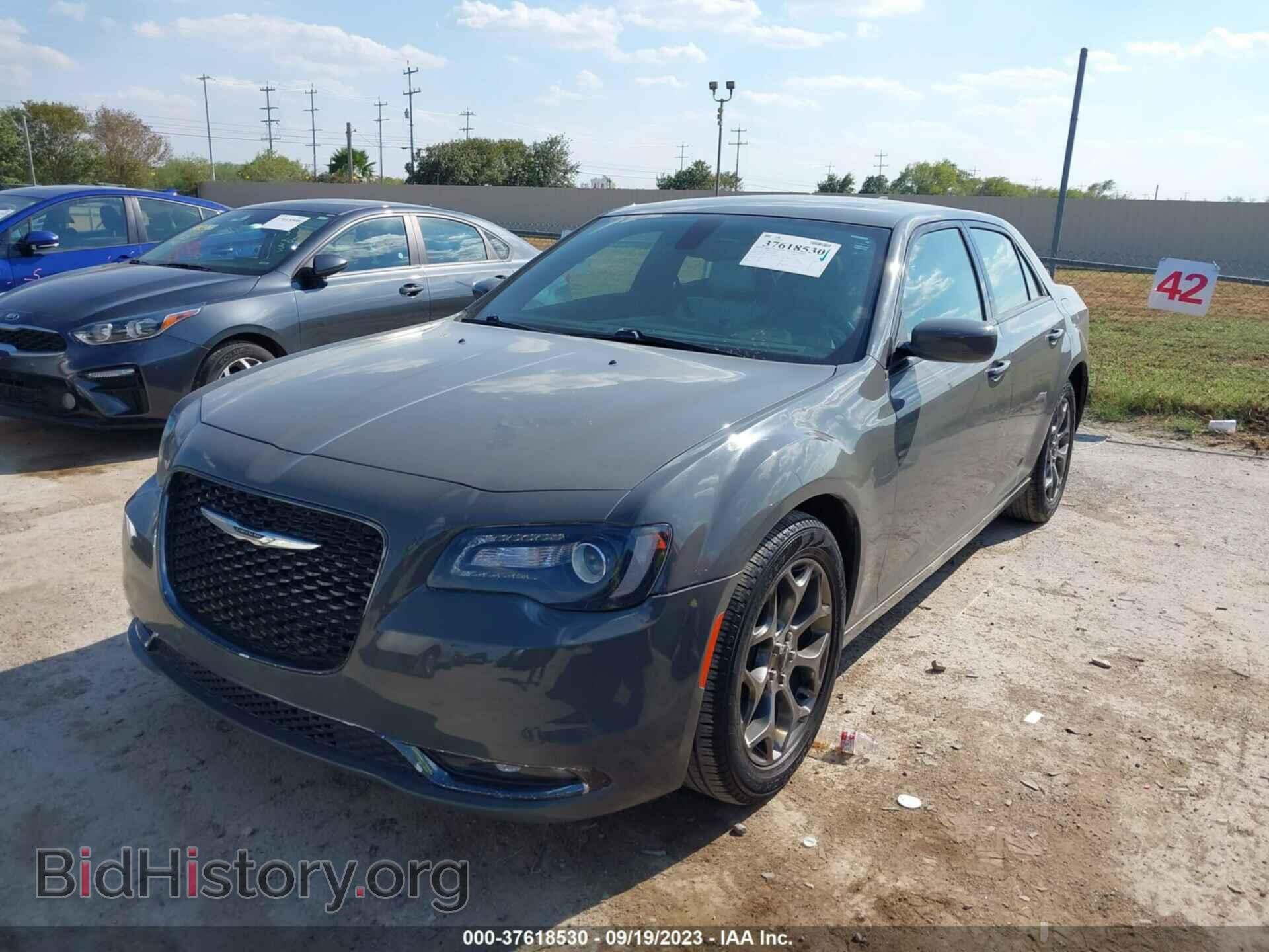 2017 CHRYSLER 300 - VIN: 2C3CCAGG3HH647808 - Фото 2