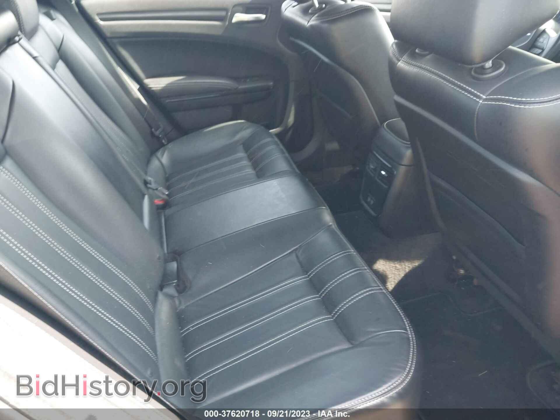 2016 CHRYSLER 300 - VIN: 2C3CCAGG7GH157242 - Photo 8