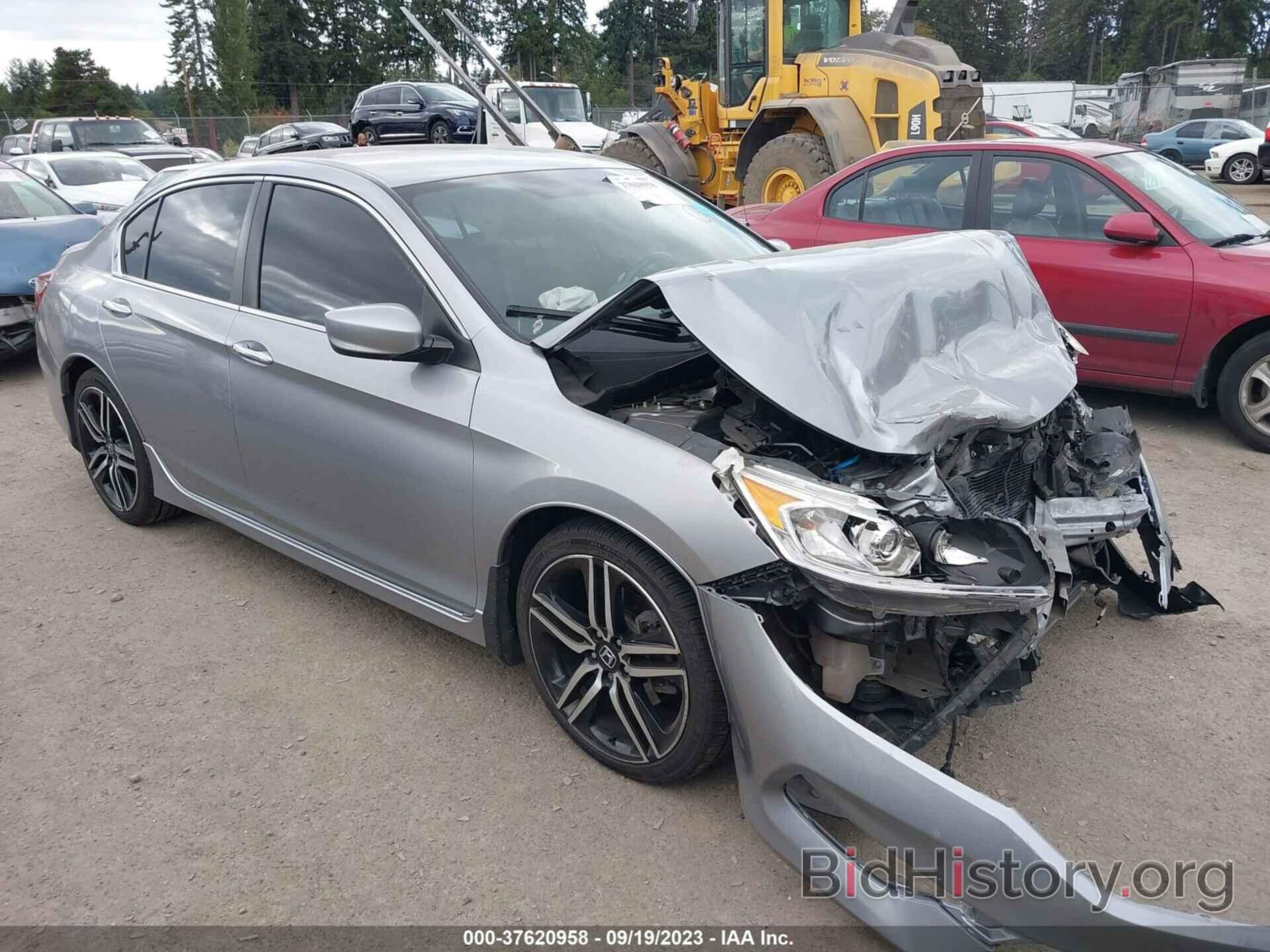 Photo 1HGCR2F18HA058928 - HONDA ACCORD SEDAN 2017